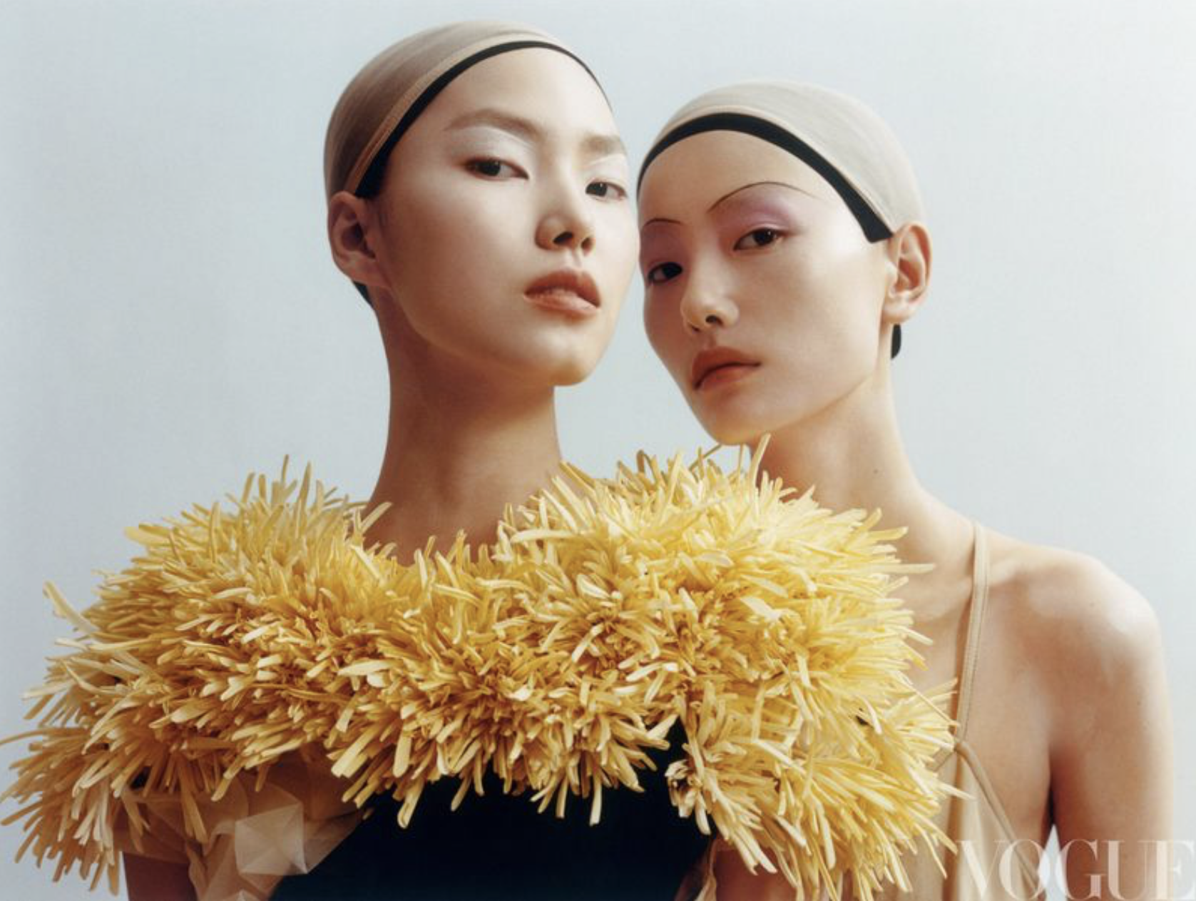 Jiahui-Zhang-by-Hailun-Ma-Vogue-China-December-2024-5.png