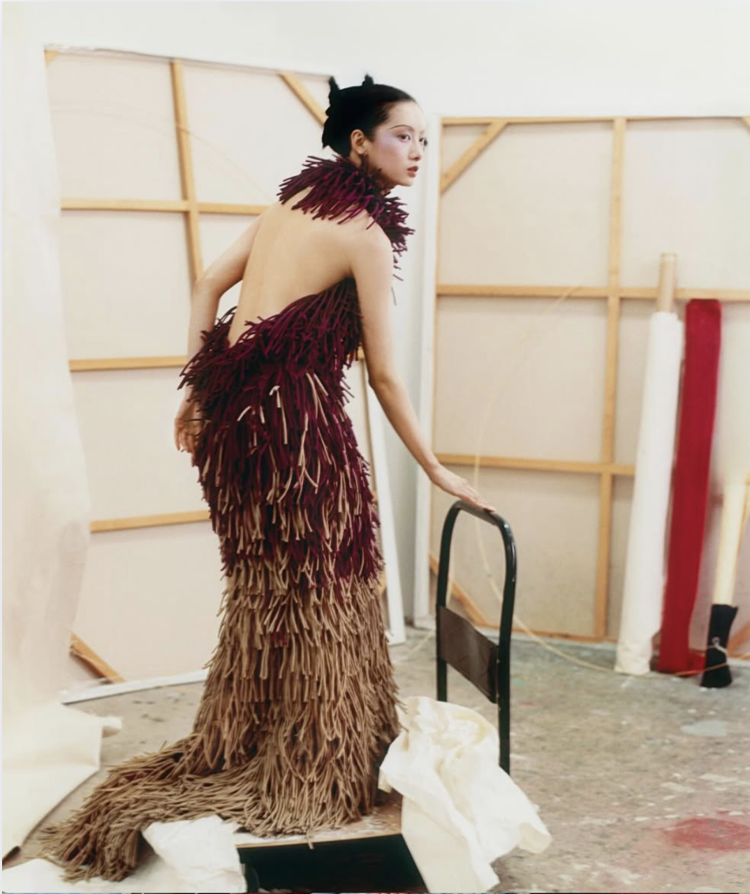 Jiahui-Zhang-by-Hailun-Ma-Vogue-China-December-2024-9.png
