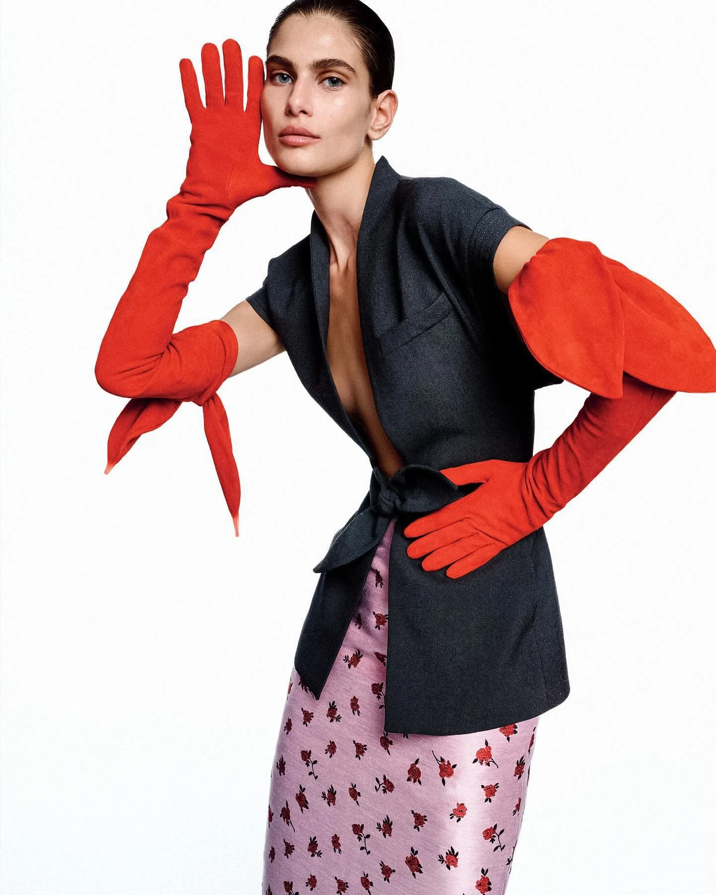 Anthi-Fakidari-by-Thanassis-Krikis-Vogue-Greece-January-2025-3.jpg