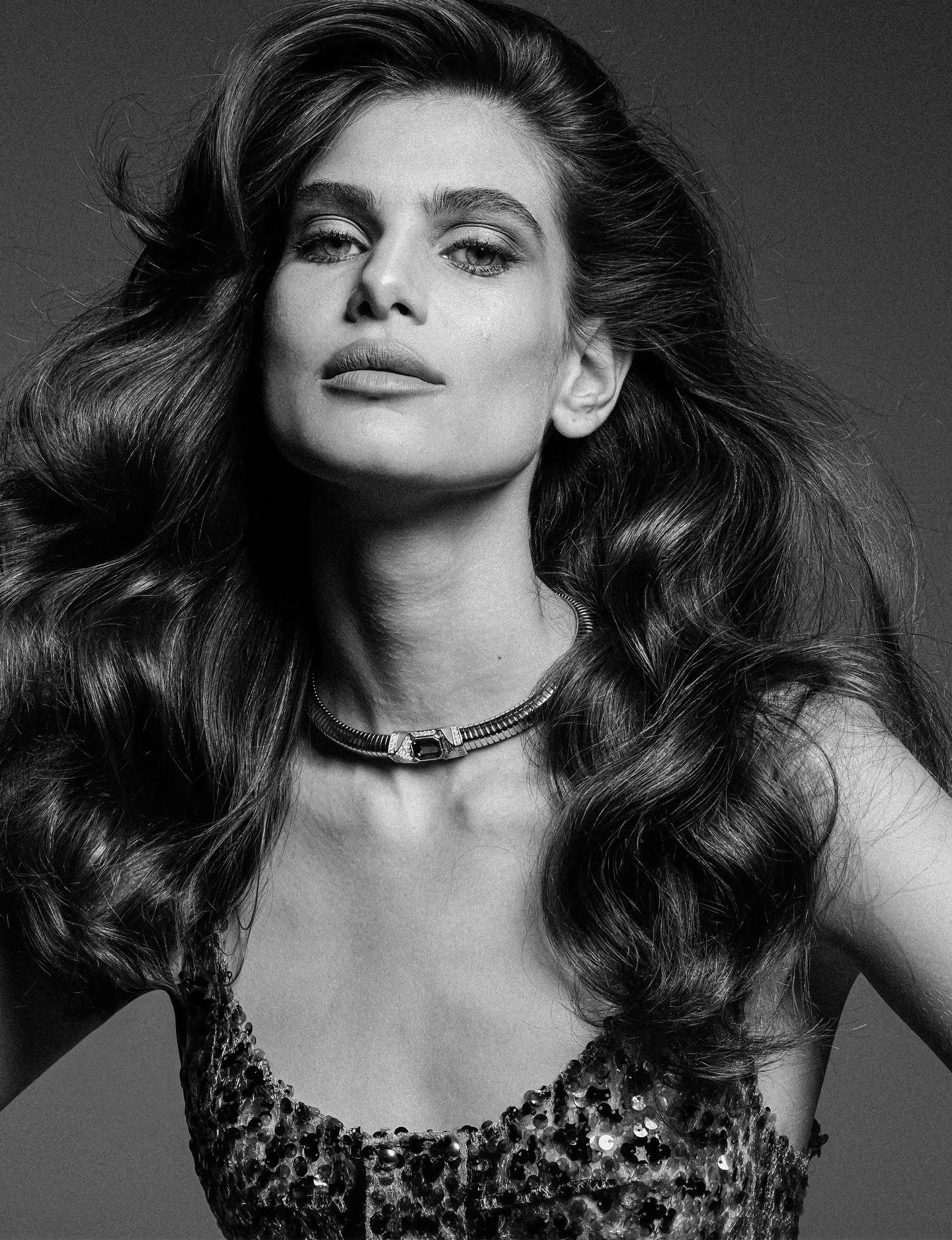 Anthi-Fakidari-by-Thanassis-Krikis-Vogue-Greece-January-2025-12.jpg