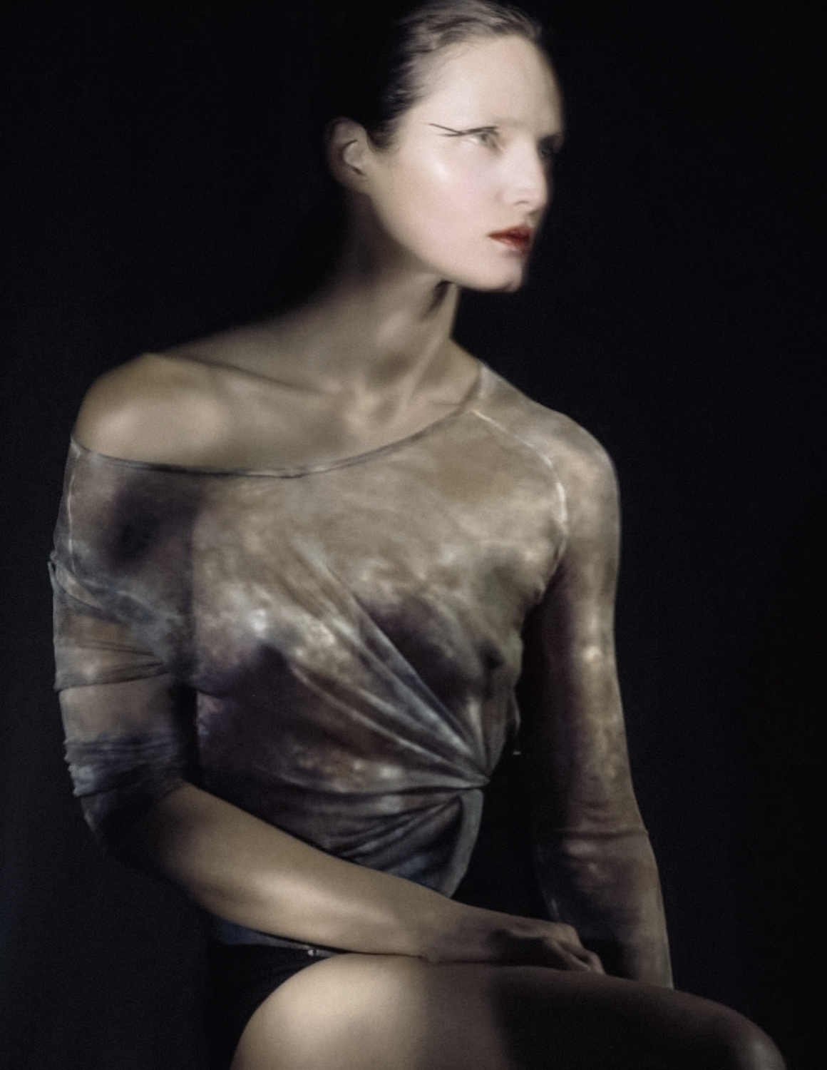 Vivien-Solari-by-Emma-Tempest-Numero-251-10.png