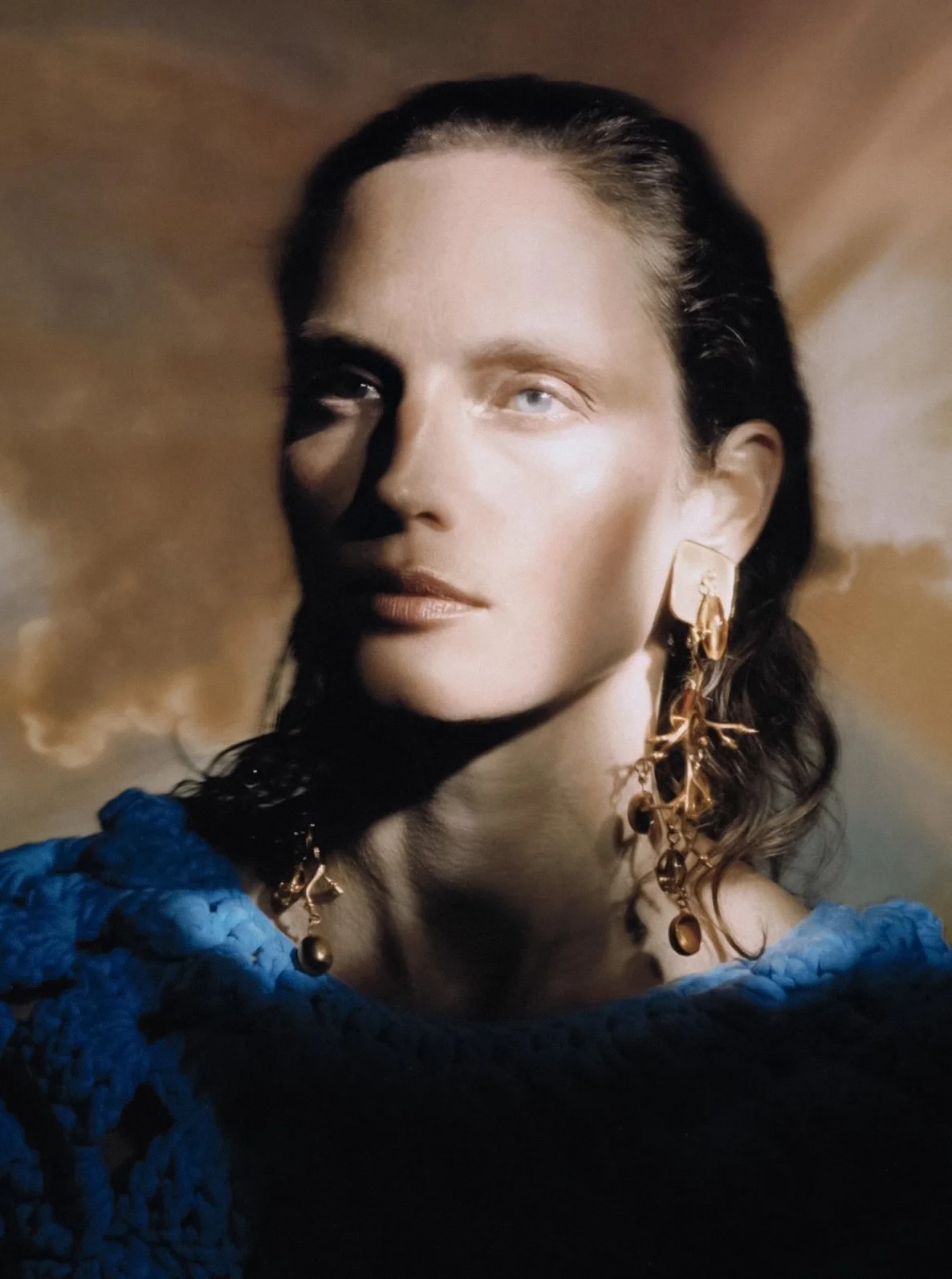 Vivien-Solari-by-Emma-Tempest-Numero-251-8.jpg