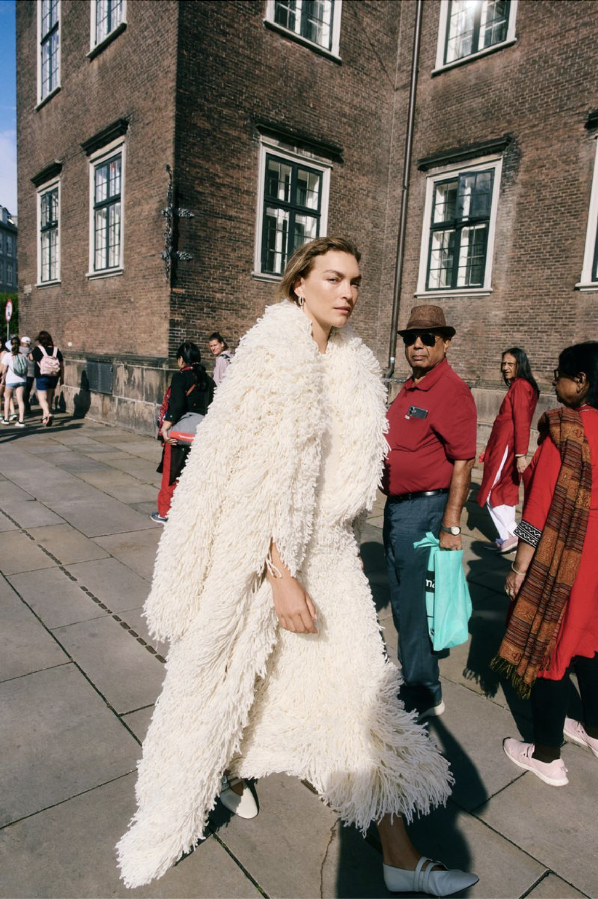 Arizona-Muse-by-Hasse-Nielsen-Vogue-Scandinavia-October-2024-4.png