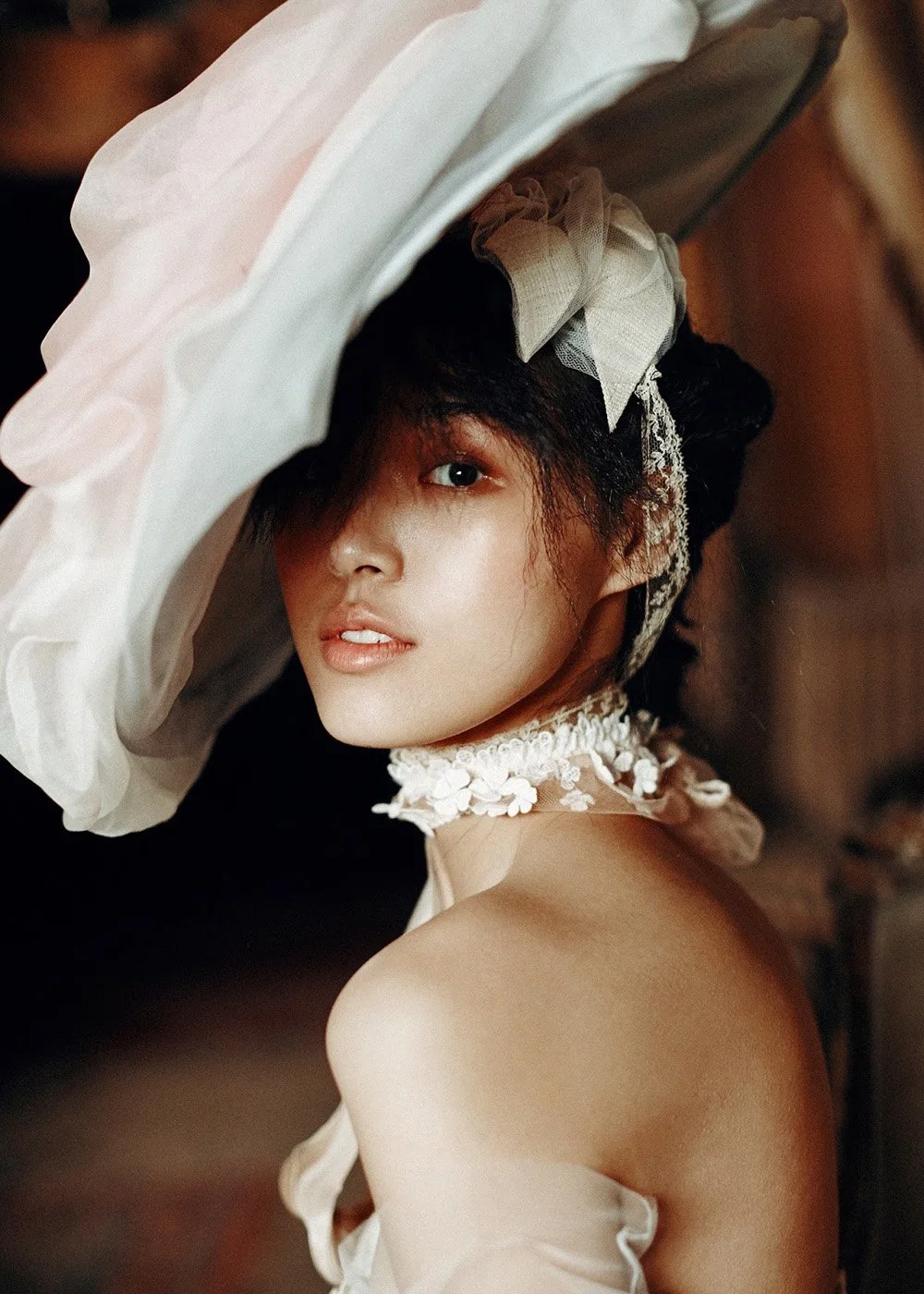 tian-yi-by-kiki-xue-harpers-bazaar-china-may-2015-2.jpg