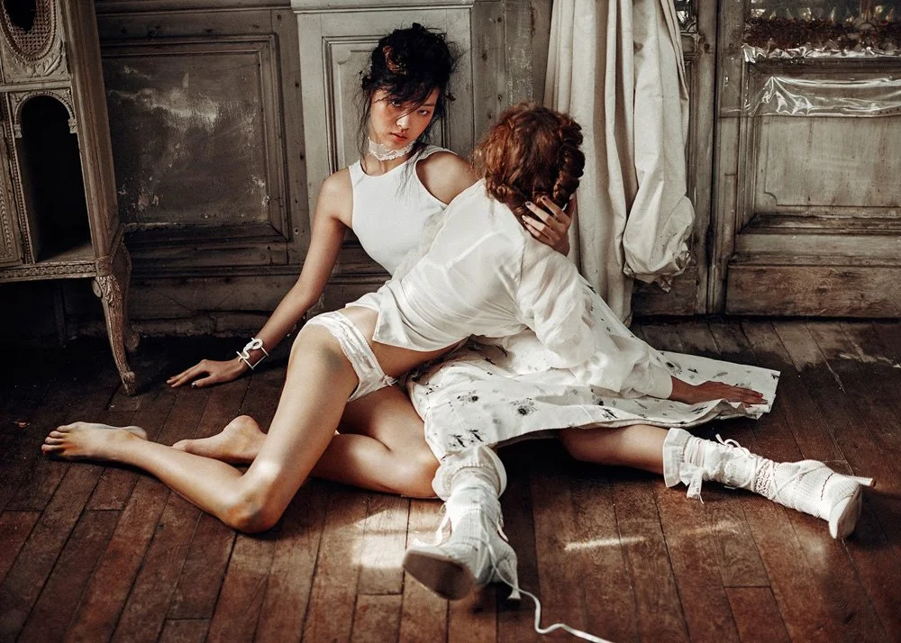 tian-yi-by-kiki-xue-harpers-bazaar-china-may-2015-6.jpg