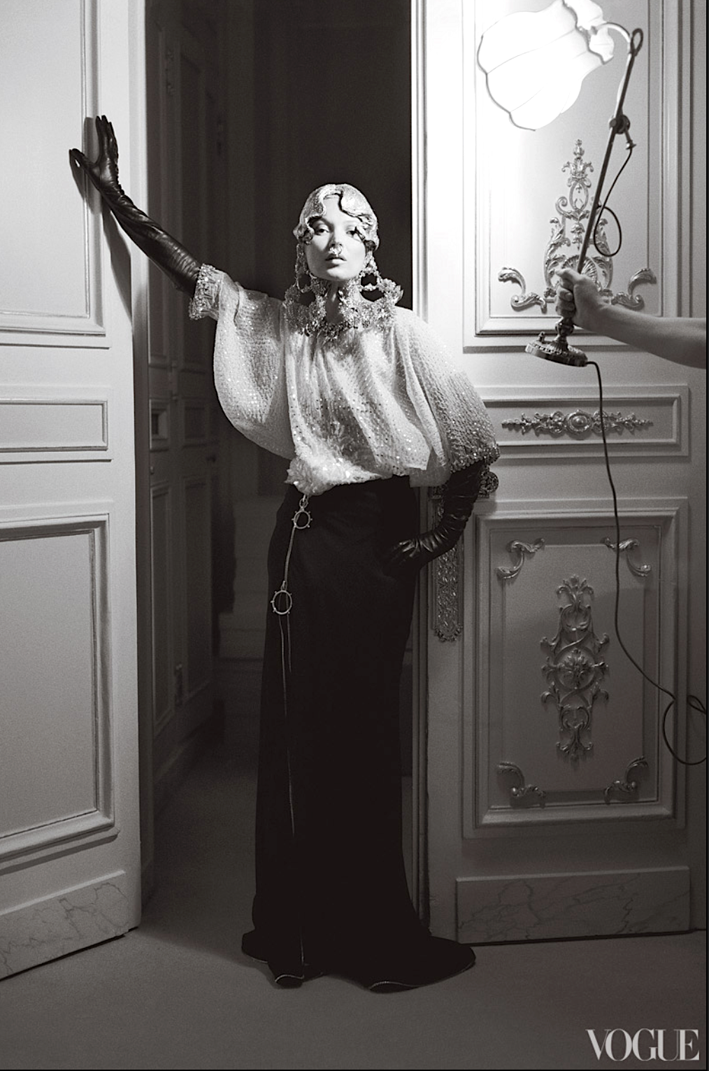 American-Vogue-Checking-Out-Ritz-Hotel-by-Tim-Walker-April-2012-6.png