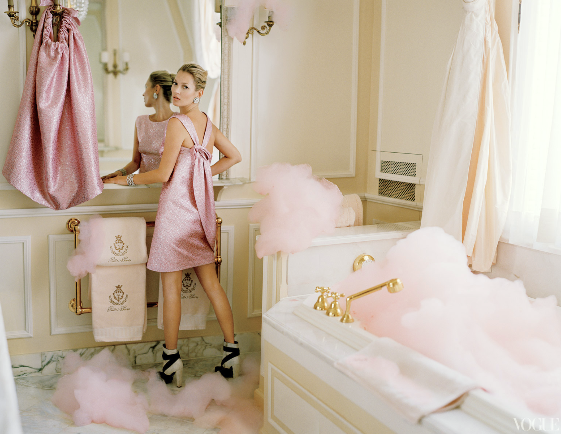 American-Vogue-Checking-Out-Ritz-Hotel-by-Tim-Walker-April-2012-8.png