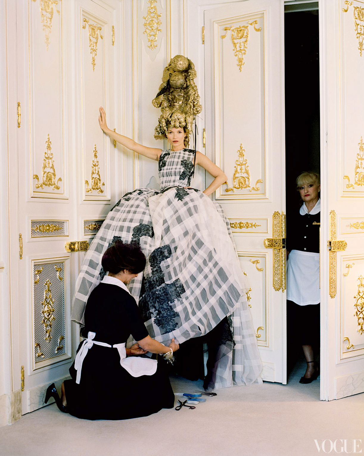 American-Vogue-Checking-Out-Ritz-Hotel-by-Tim-Walker-April-2012-9.png
