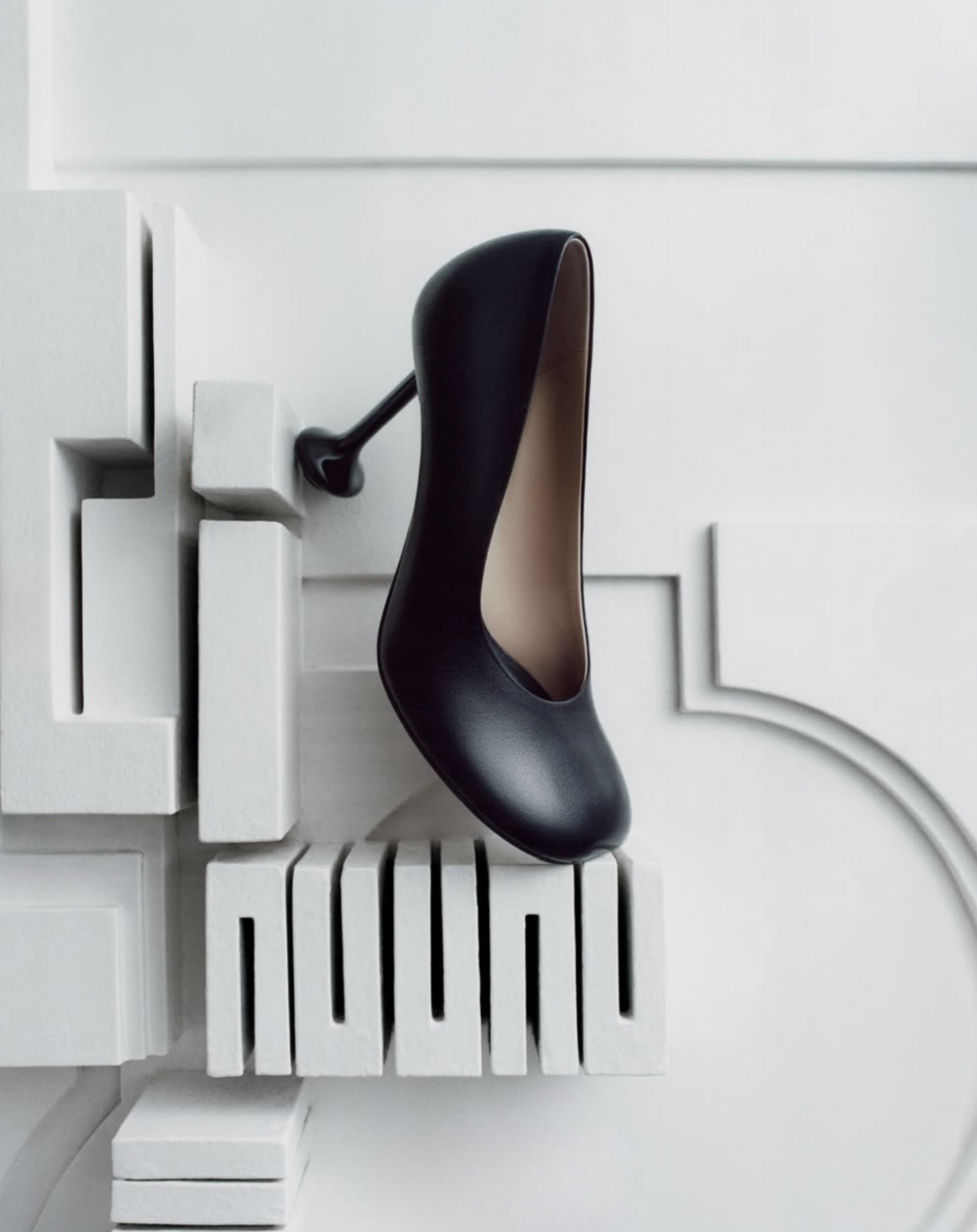 Bodine-Van-Galen-by-Sam-Khoury-LOEWE-SS2025-6.png