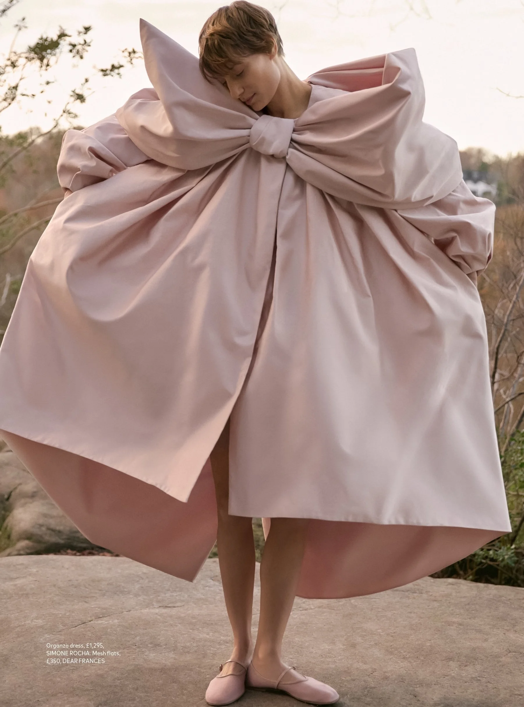 Veronika-Kunz-by-Agata-Pospieszunska-Harpers-Bazaar-UK-April-2025-14.jpg