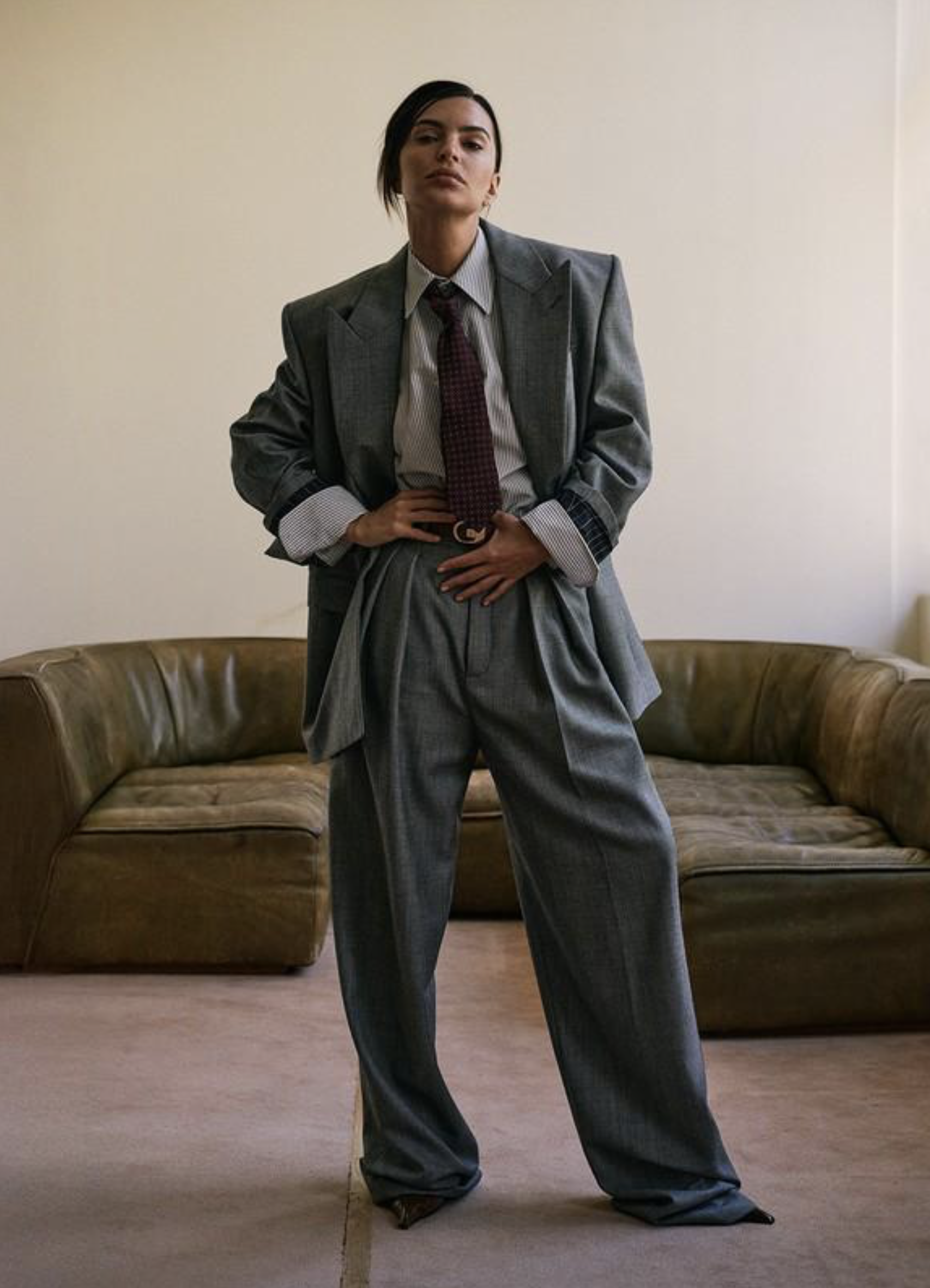 Emily-Ratajkowski-by-Cass-Bird-Vogue-Turkey-April-2025-4.png