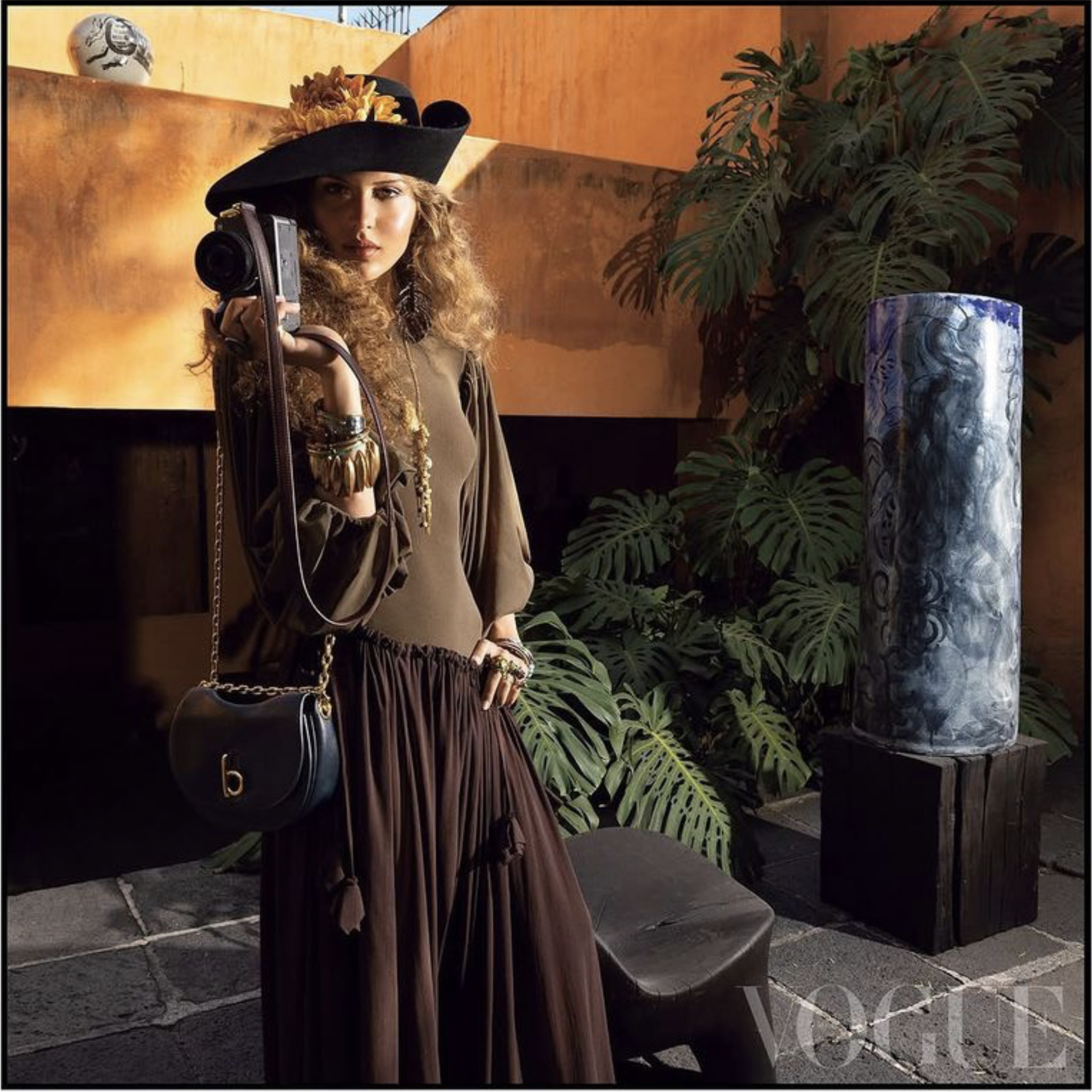 Angelina-Kendall-by-Inez0and-Vinoodh-Vogue-Mexico-April-2025-24.png