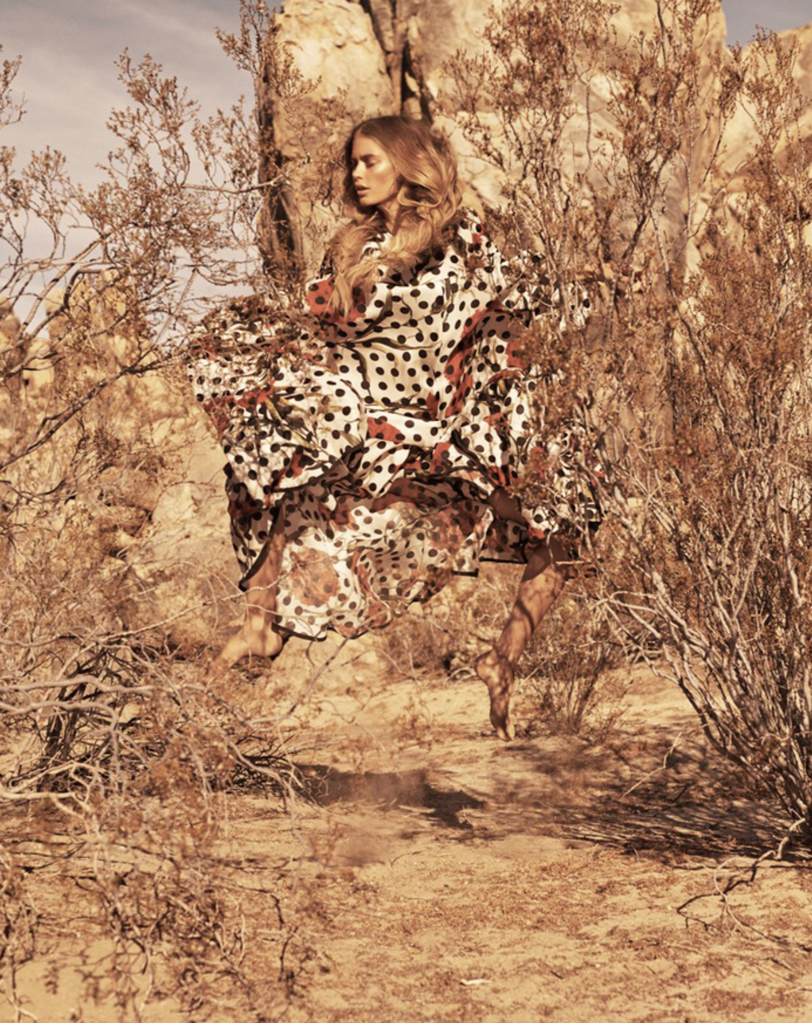 Doutzen-Kroes-by-Jan-Welters-Vogue-Netherlands-March-2015-12.png