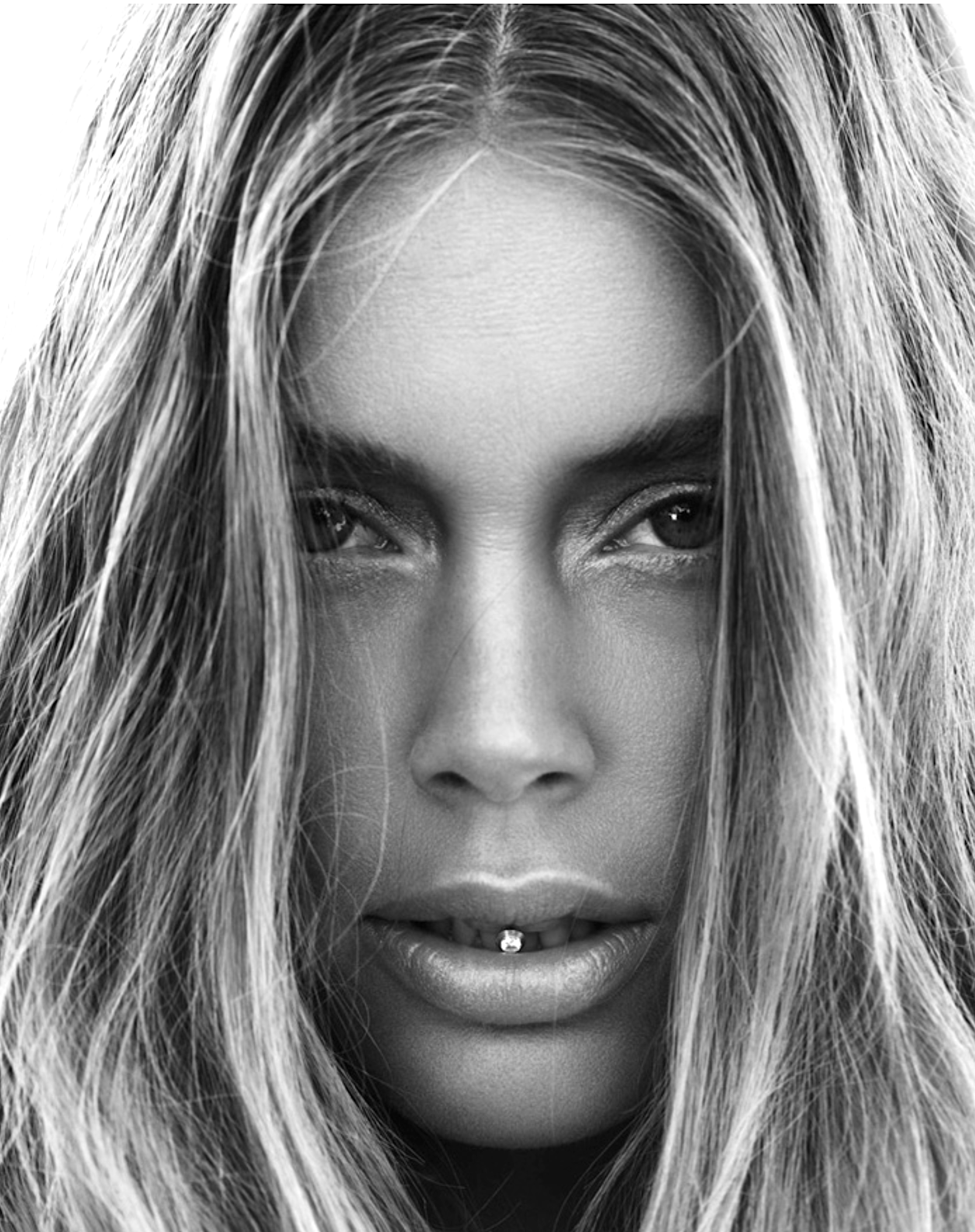 Doutzen-Kroes-by-Jan-Welters-Vogue-Netherlands-March-2015-11.png