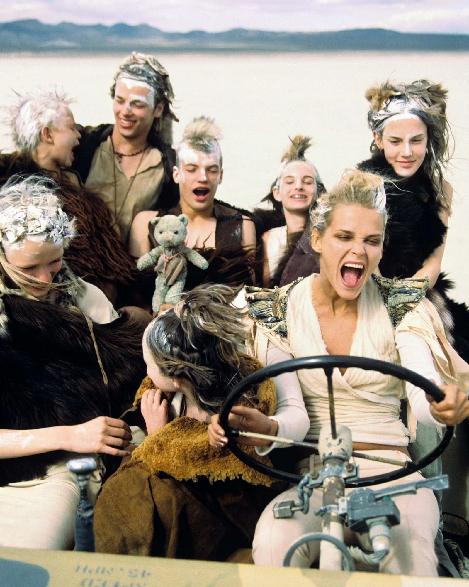 Madly-Max-by-Arthur-Elgort-Vogue-September-2000-4.jpg
