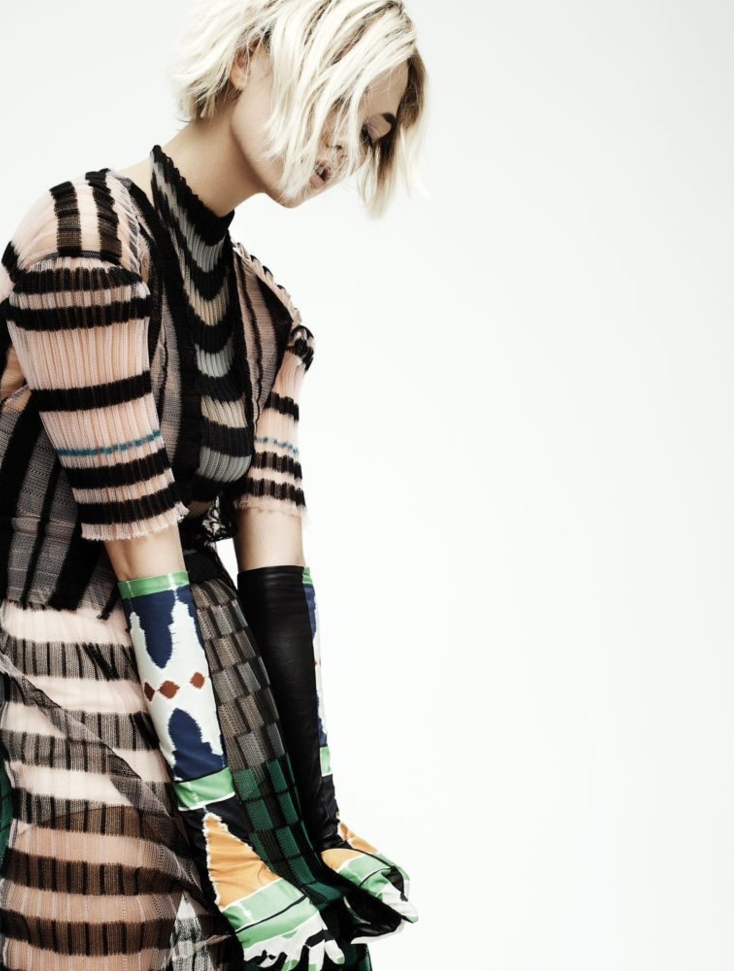 Karlie-Kloss-by-Gregory-Harris-Interview-September-2013-21.png
