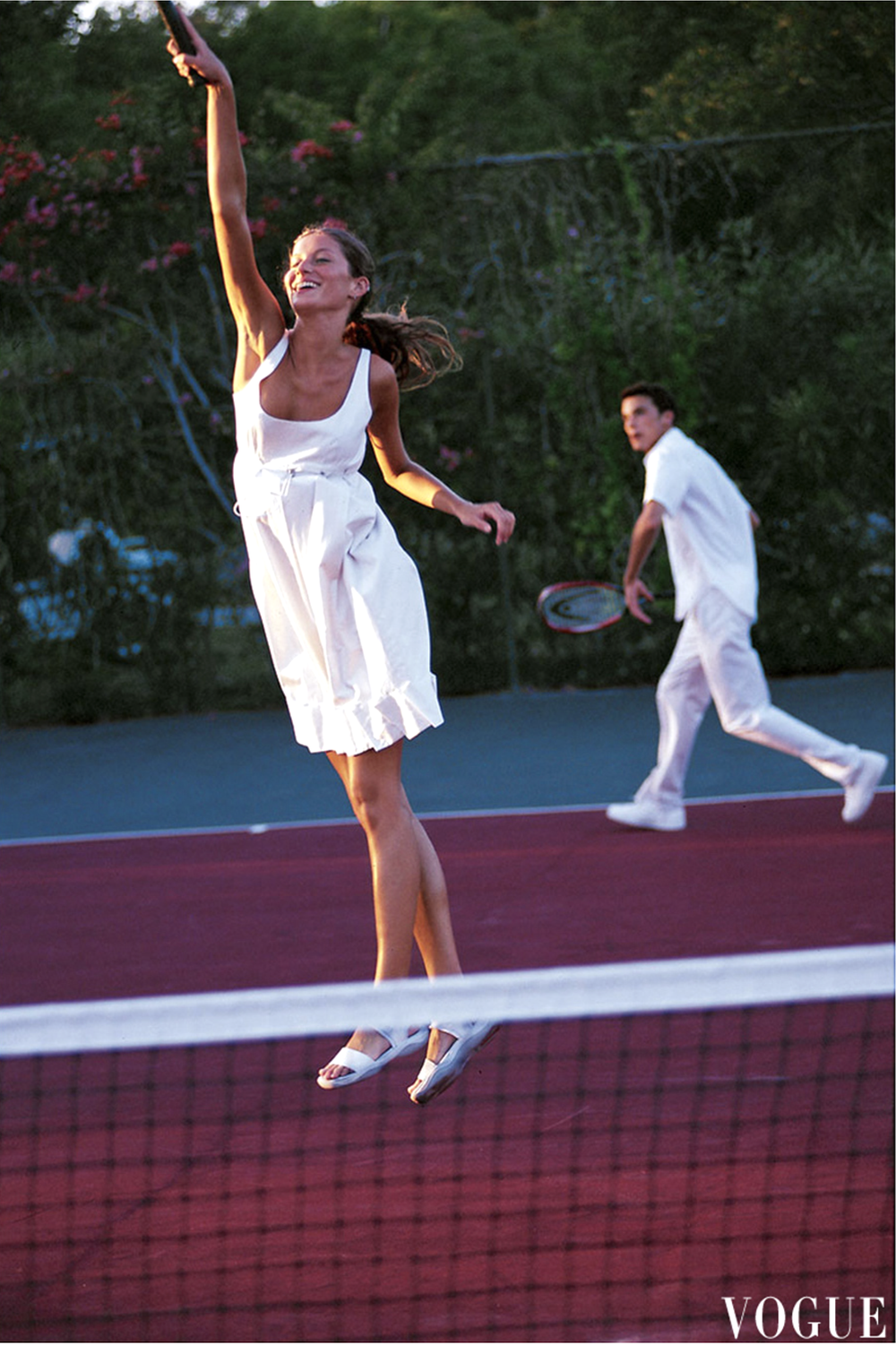 Gisele-Bundchen-by-Arthur-Elgort-Vogue-US-April-1999-13.png