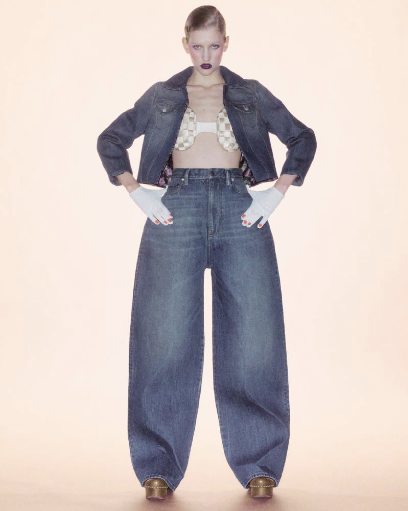 Apolline-Rocco-Fohrer-by-Nick-Yang-W-Magazine-China-Art-Issue-Volume-1-2025-4.png
