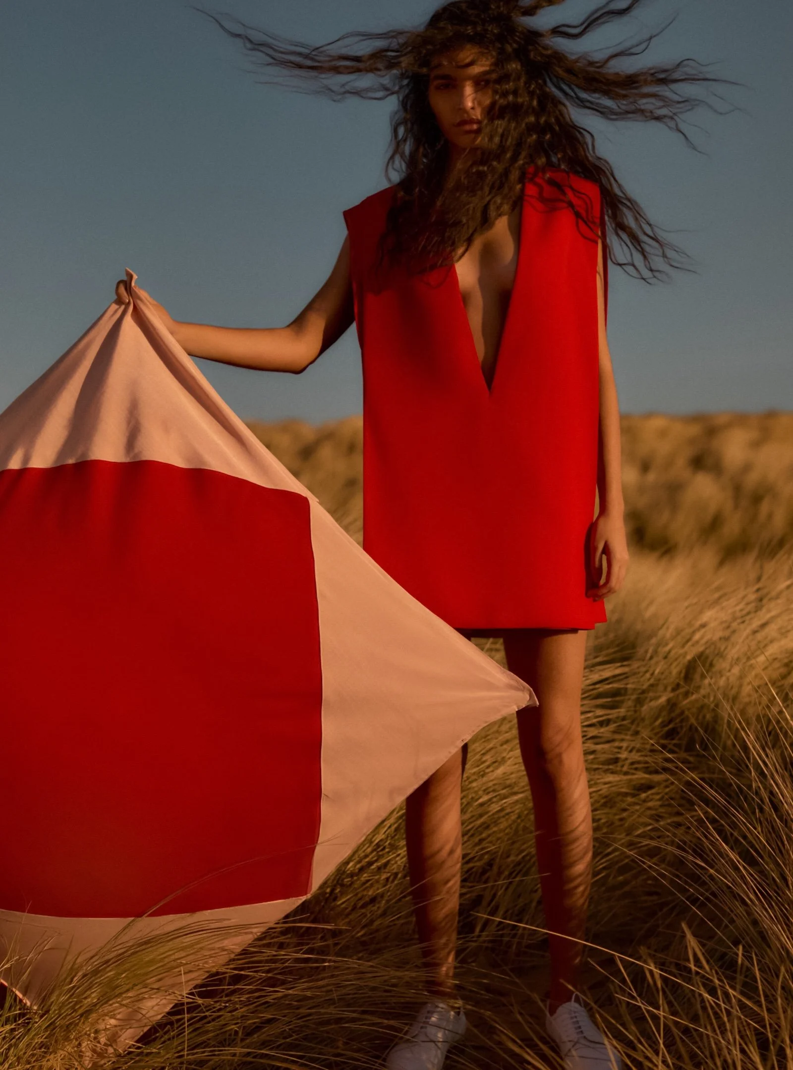 Anita-Pozzo-by-Agata-Pospieszynska-Harpers-Bazaar-UK-May-2025-5.jpg