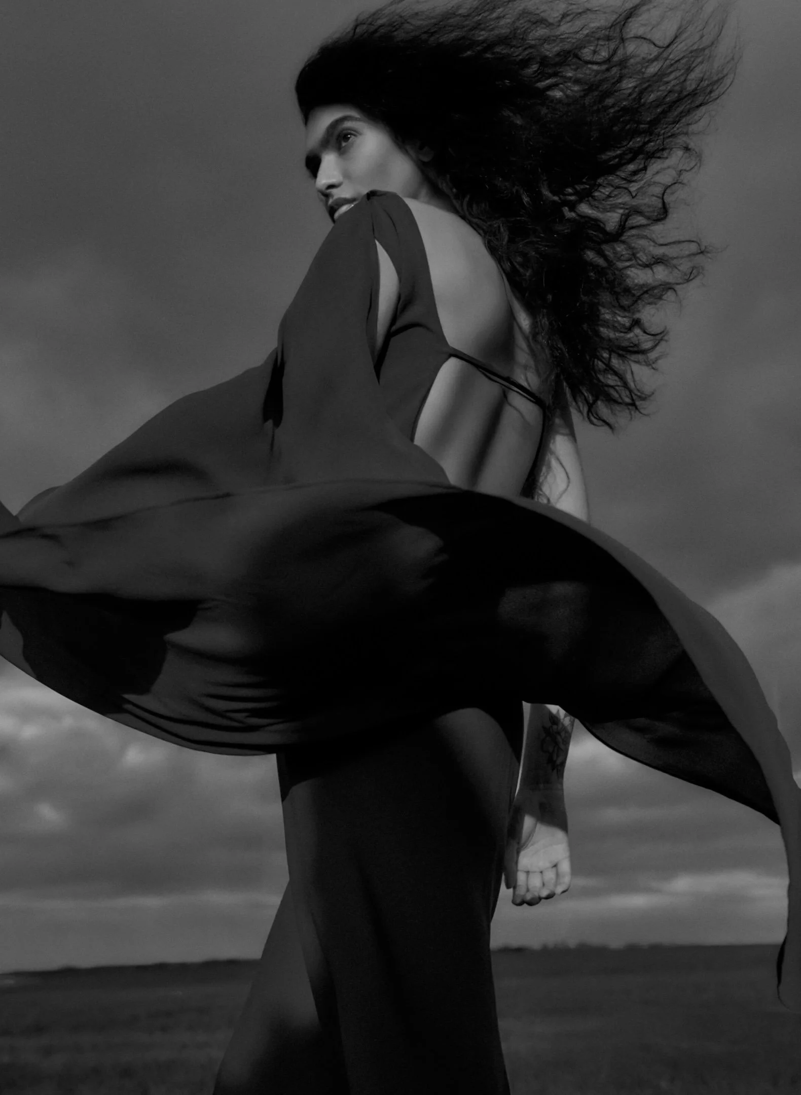 Anita-Pozzo-by-Agata-Pospieszynska-Harpers-Bazaar-UK-May-2025-9.jpg