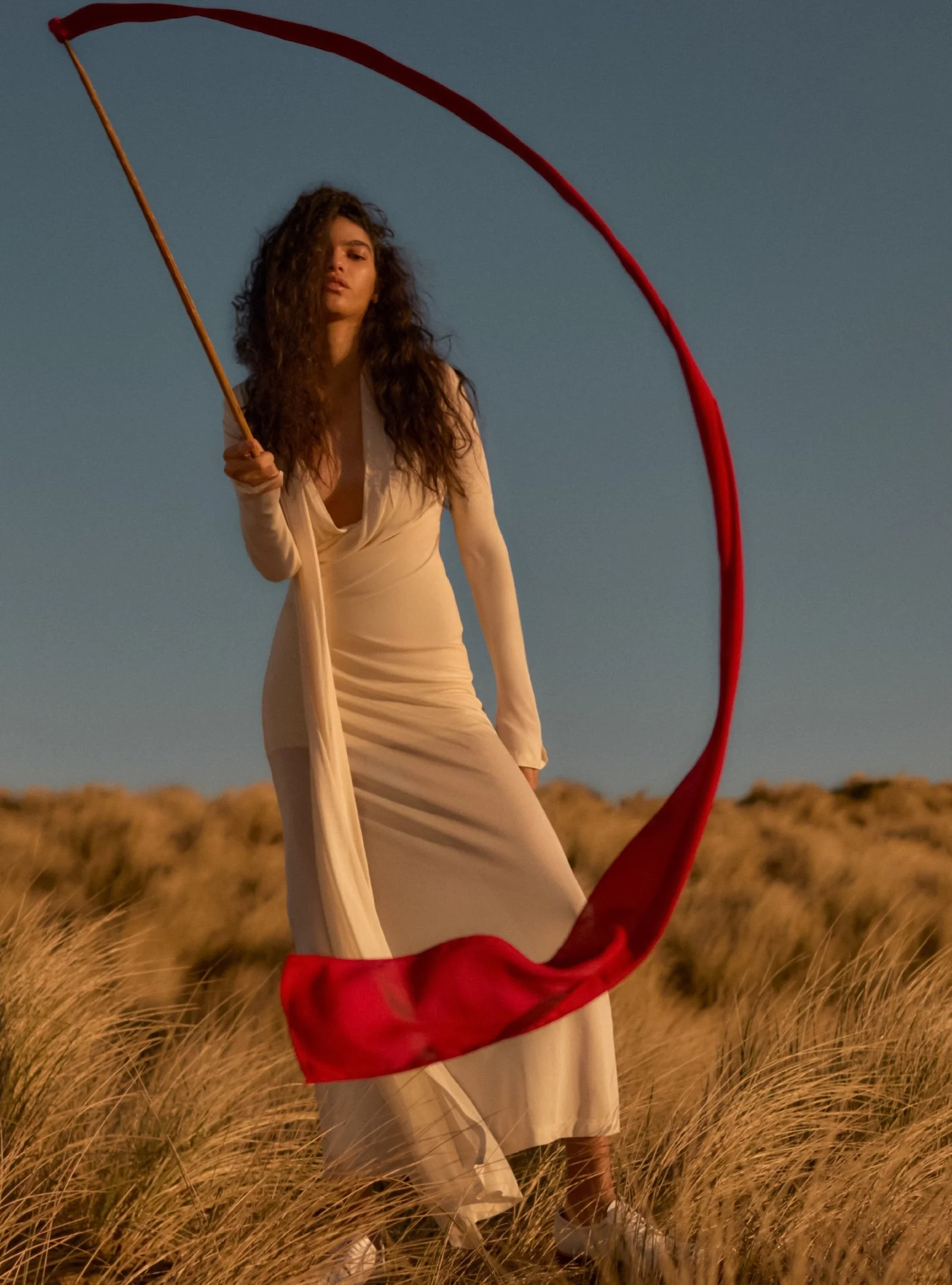 Anita-Pozzo-by-Agata-Pospieszynska-Harpers-Bazaar-UK-May-2025-12.jpg