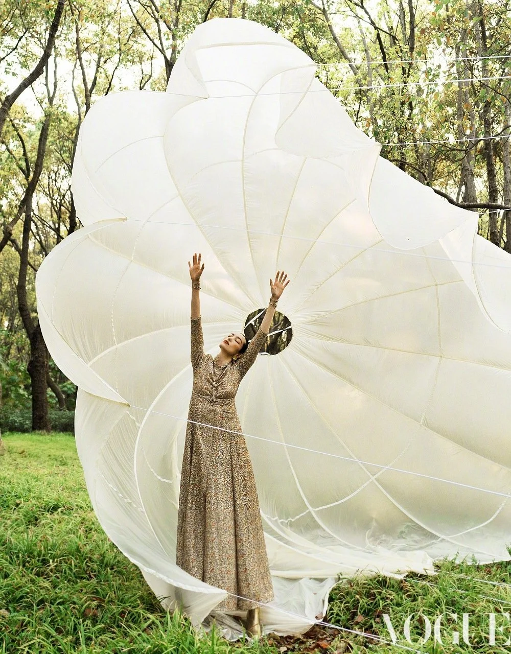 FeiFei-Sun-by-Zhong-Lin-Vogue-China-May-2025-3.jpg