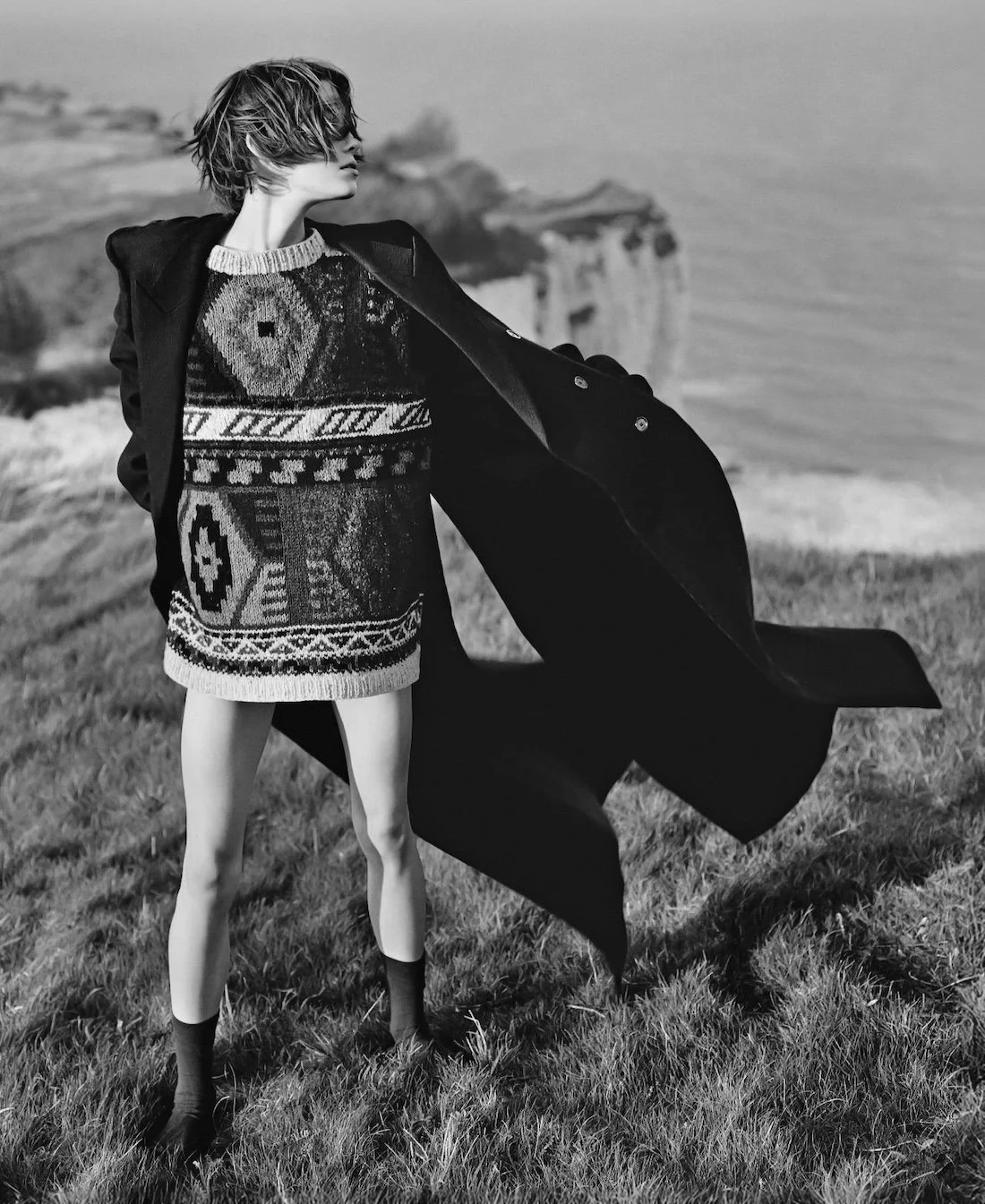 Alasdair-McLellan-Edge-of-the-World-Harpers-Bazaar-Italia-May-2025-10.jpg