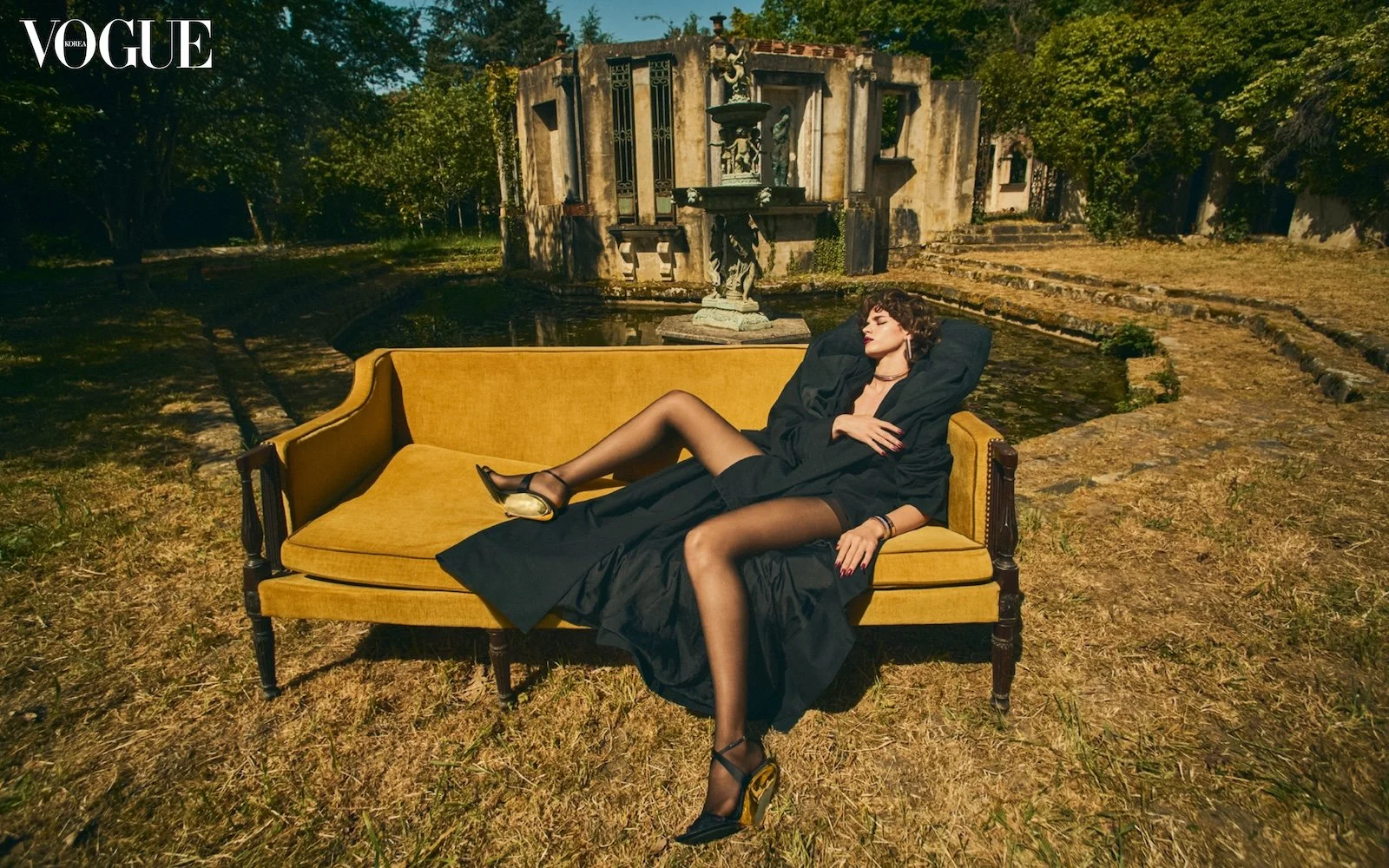 Mathilda-Gvarliani-by-Luigi-Iango-vogue-korea-june-2025-9.jpg
