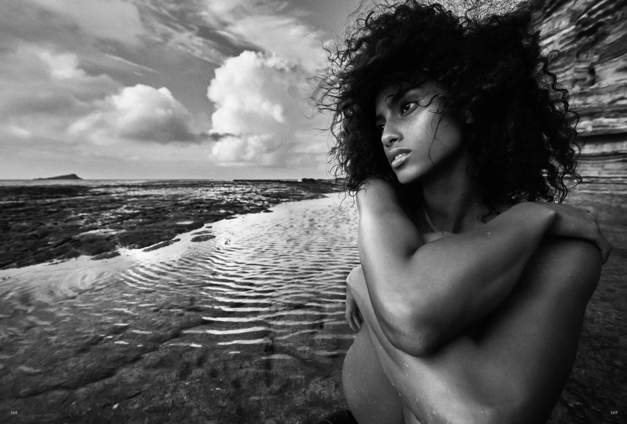 Imaan-Hammam-by-Mario-Sorrenti-Vogue-France-June-July-2025-12.jpg