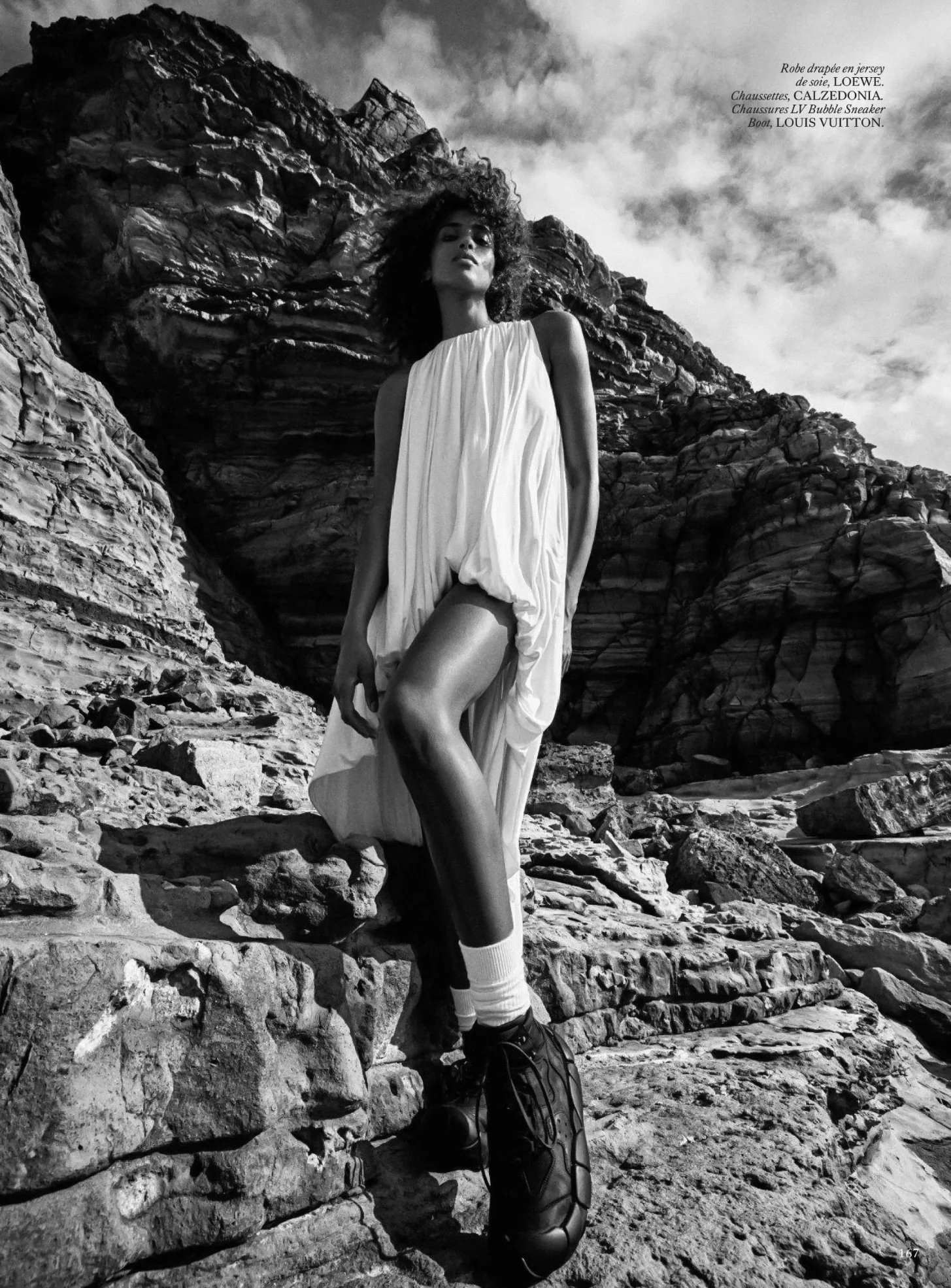 Imaan-Hammam-by-Mario-Sorrenti-Vogue-France-June-July-2025-11.jpg