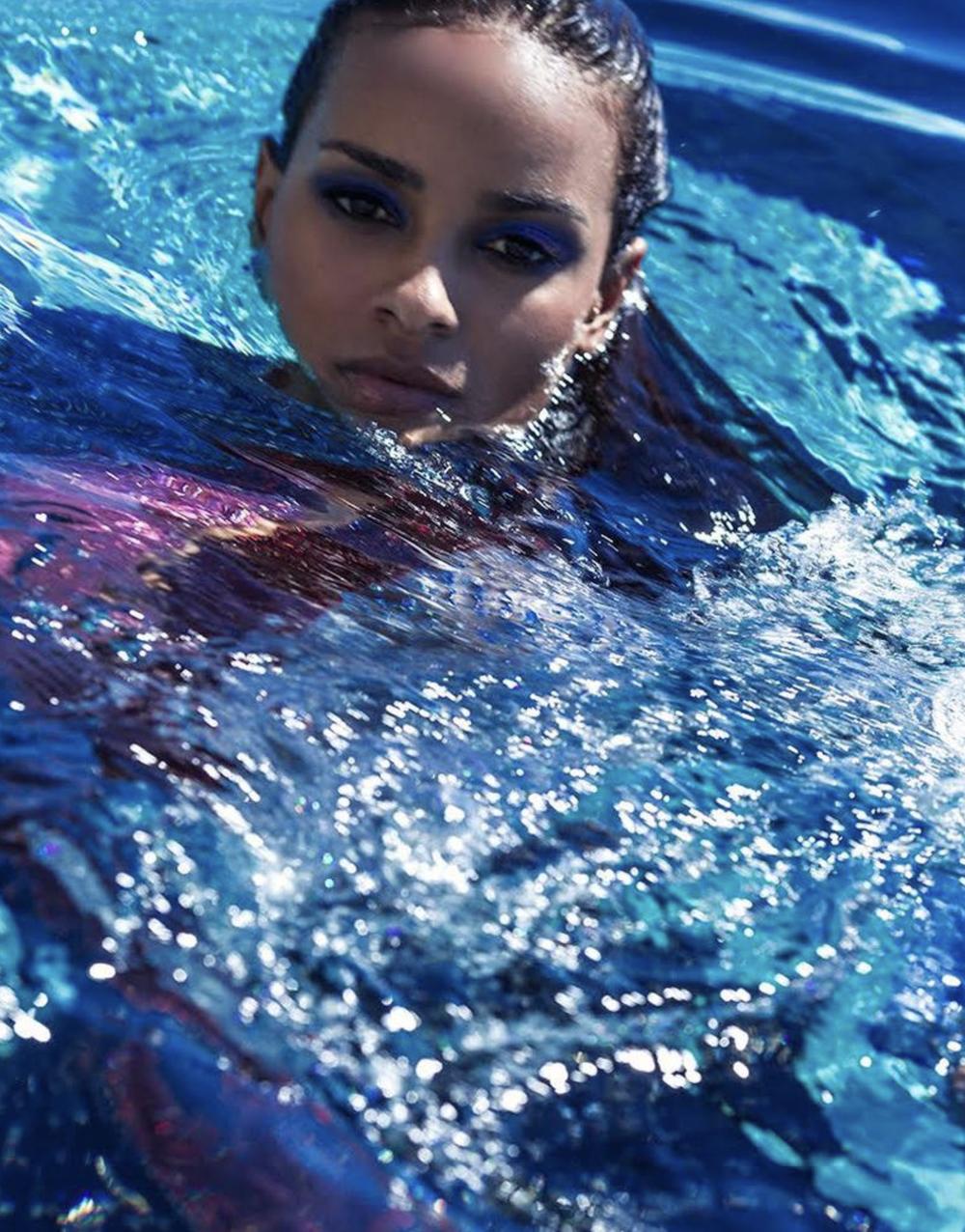 Gracie-Carvalho-by-Jurij-Treskow-Flair-Germany-July-2017-3.png