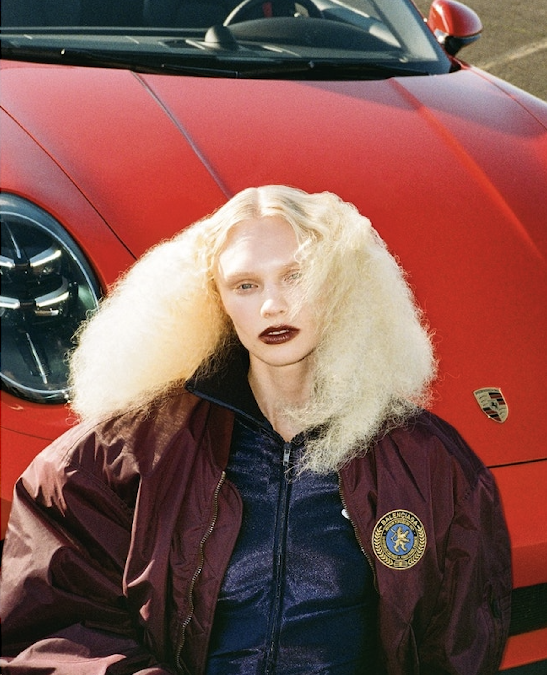 Vilma-Sjoberg-by-Marie-Tomanova-Vogue-Czech-July-2025-13.png