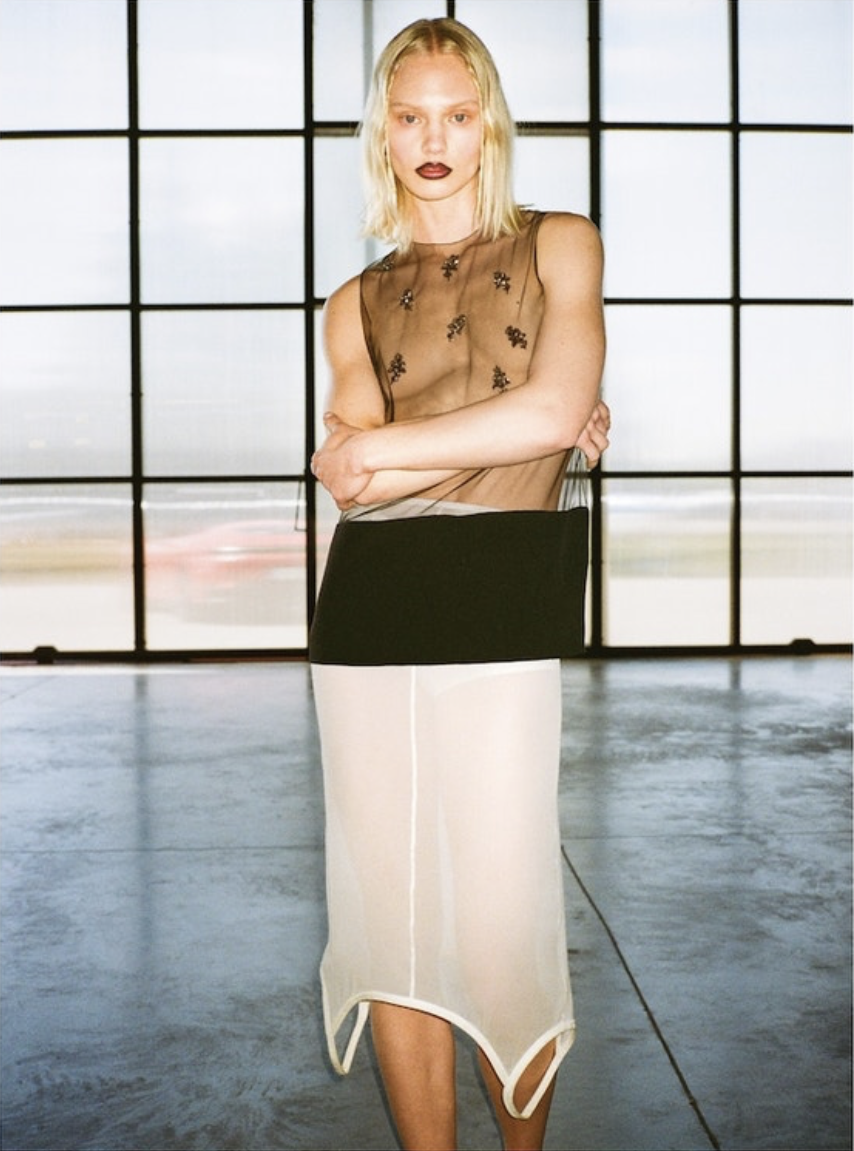 Vilma-Sjoberg-by-Marie-Tomanova-Vogue-Czech-July-2025-3.png