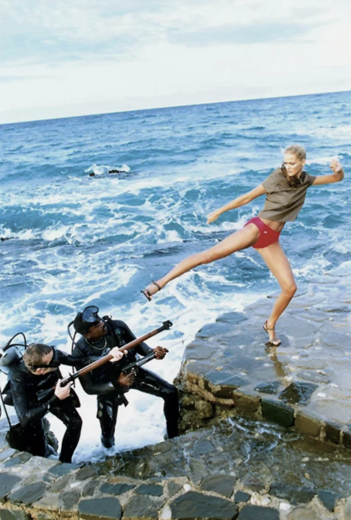 Carmen-Kass-by-Ellen-von-Unwerth-Vogue-US-May-1999-17.png