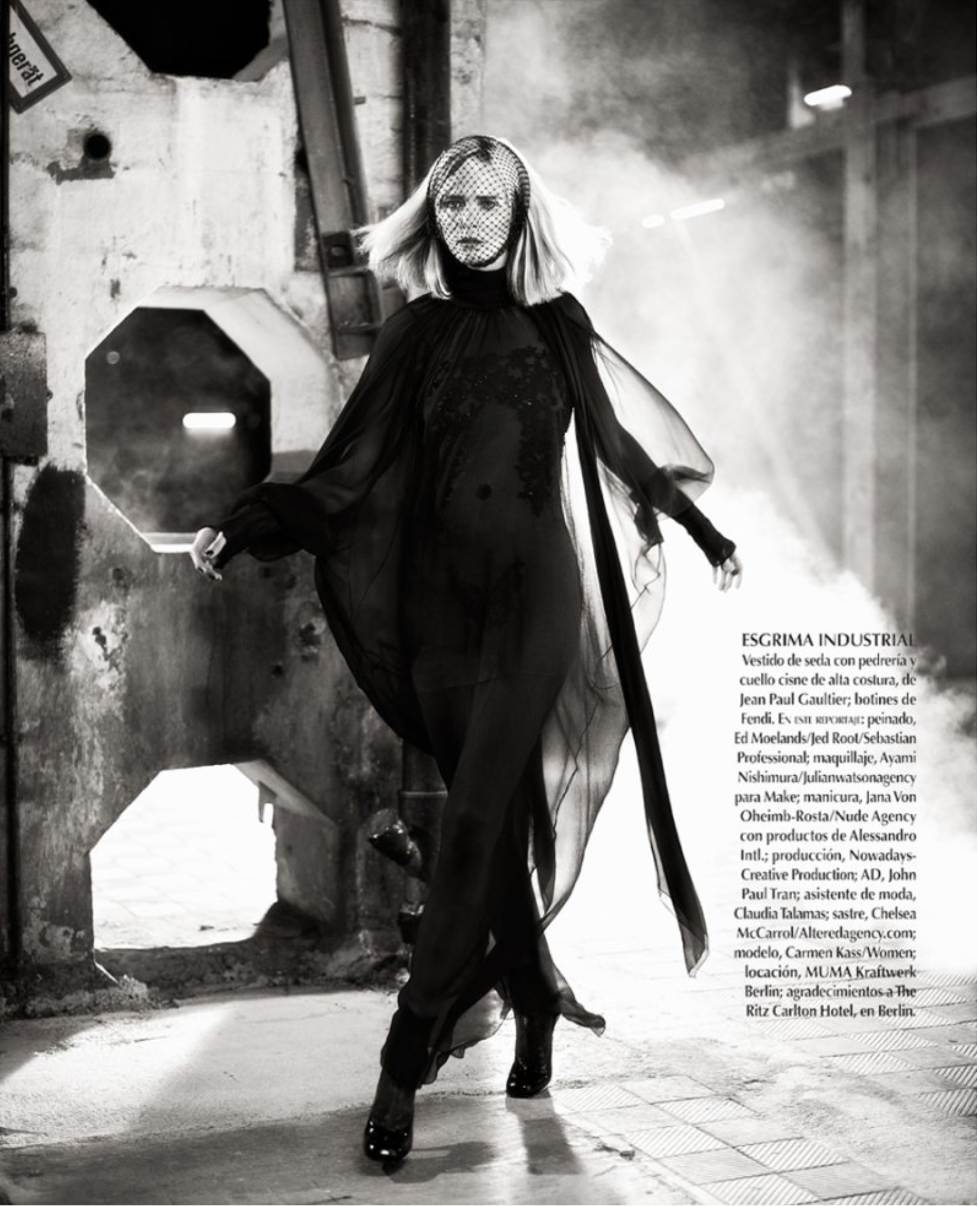 Carmen-Kass-by-Mariano-Vivanco-Vogue-Latin-America-September-2012-10.png