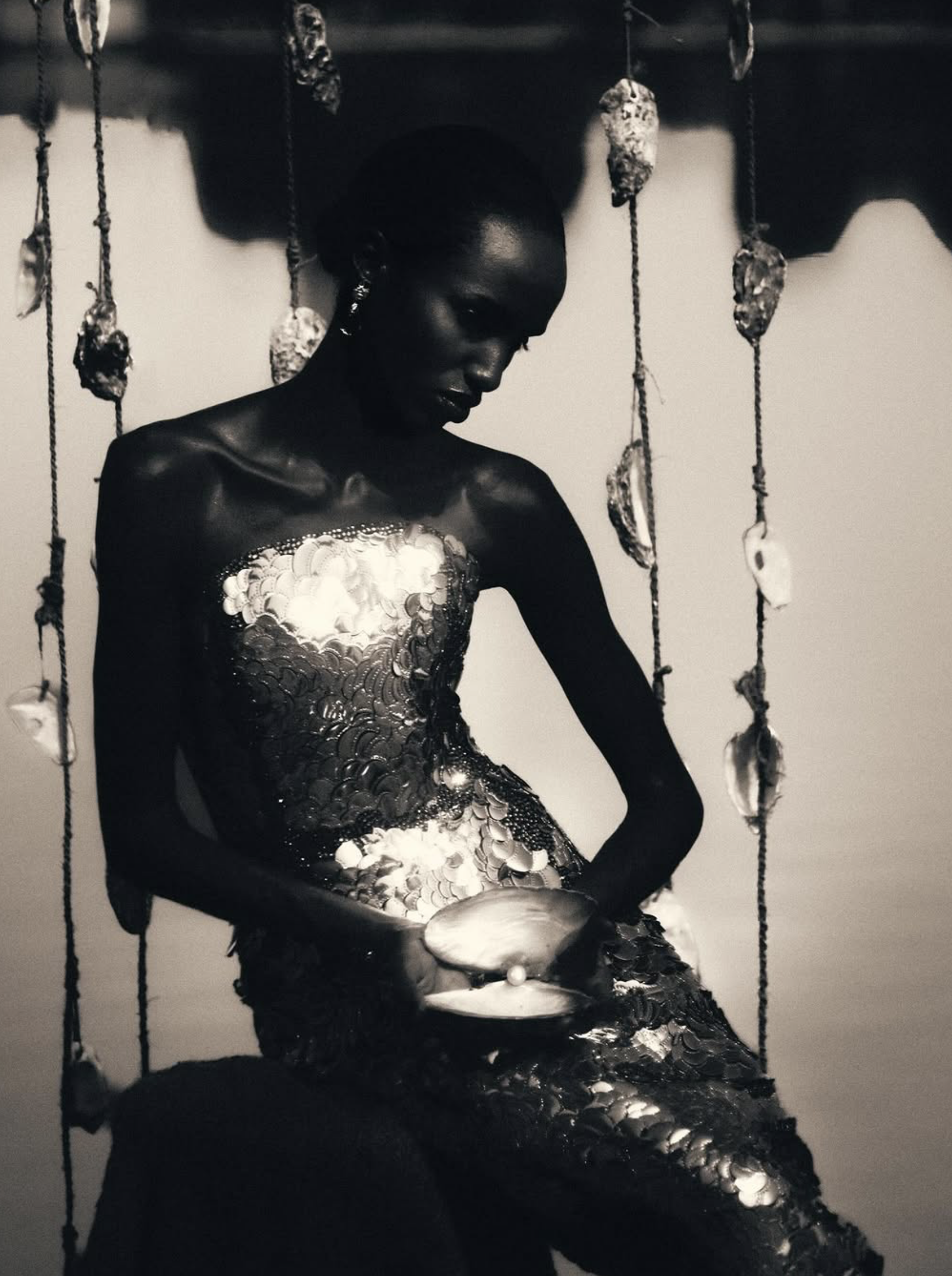 Bibi-Abdulkadir-by-Luka-Booth-Vogue-Czechoslovakia-July-2025-13.png