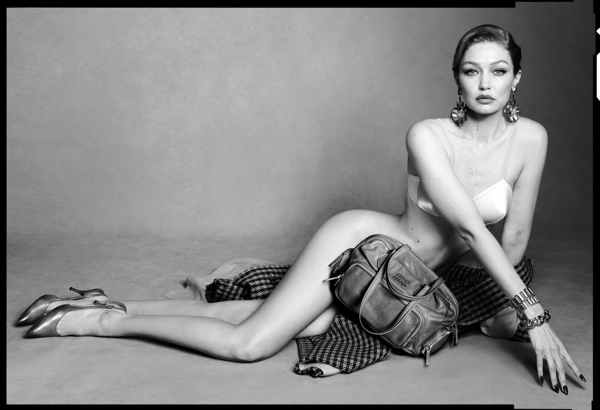 Gigi-Hadid-by-Luigi-Iango-V-Magazine-156-Fall-2025-5.jpg