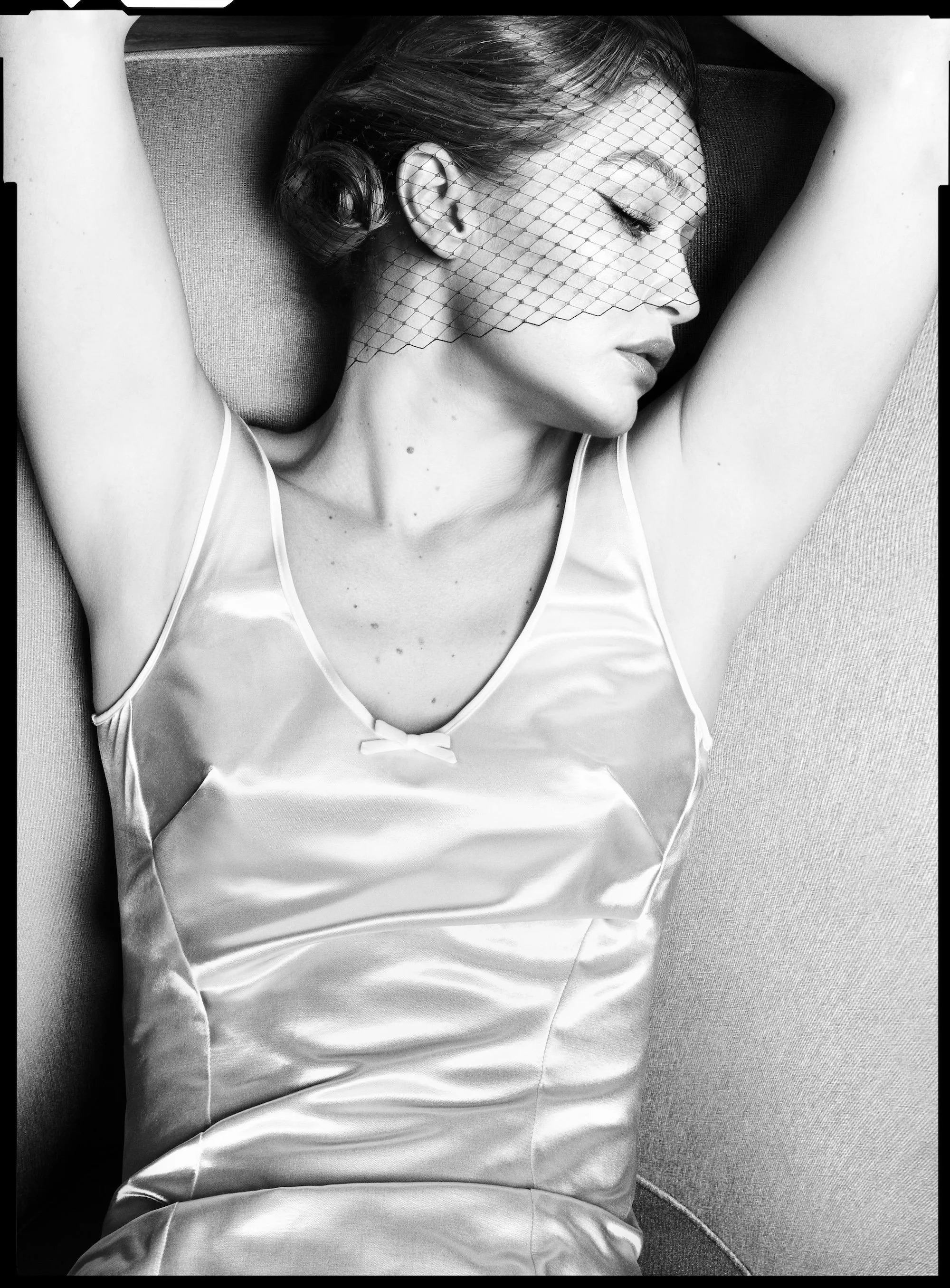 Gigi-Hadid-by-Luigi-Iango-V-Magazine-156-Fall-2025-3.jpg