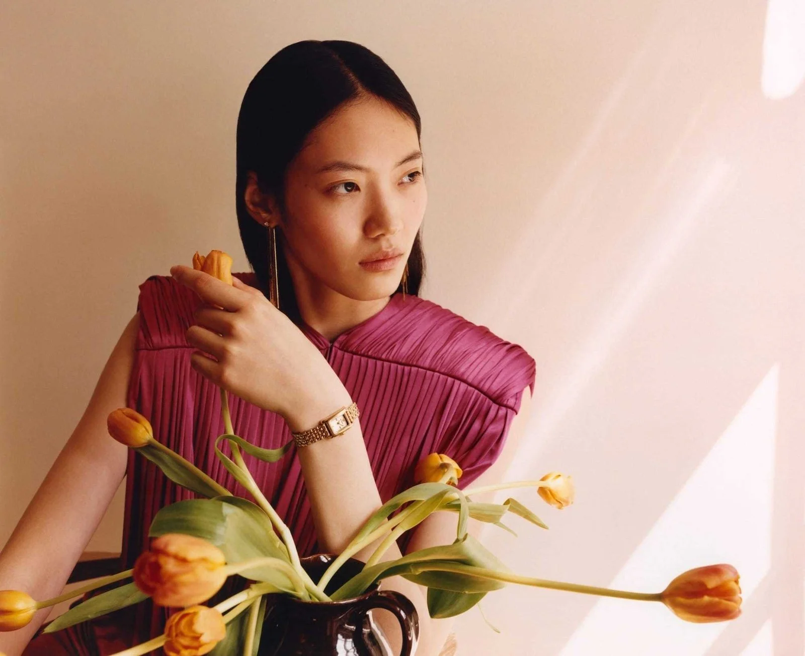 Tory-Burch-FW-2025-Campaign-by-Jamie-Hawkesworth-9.jpeg