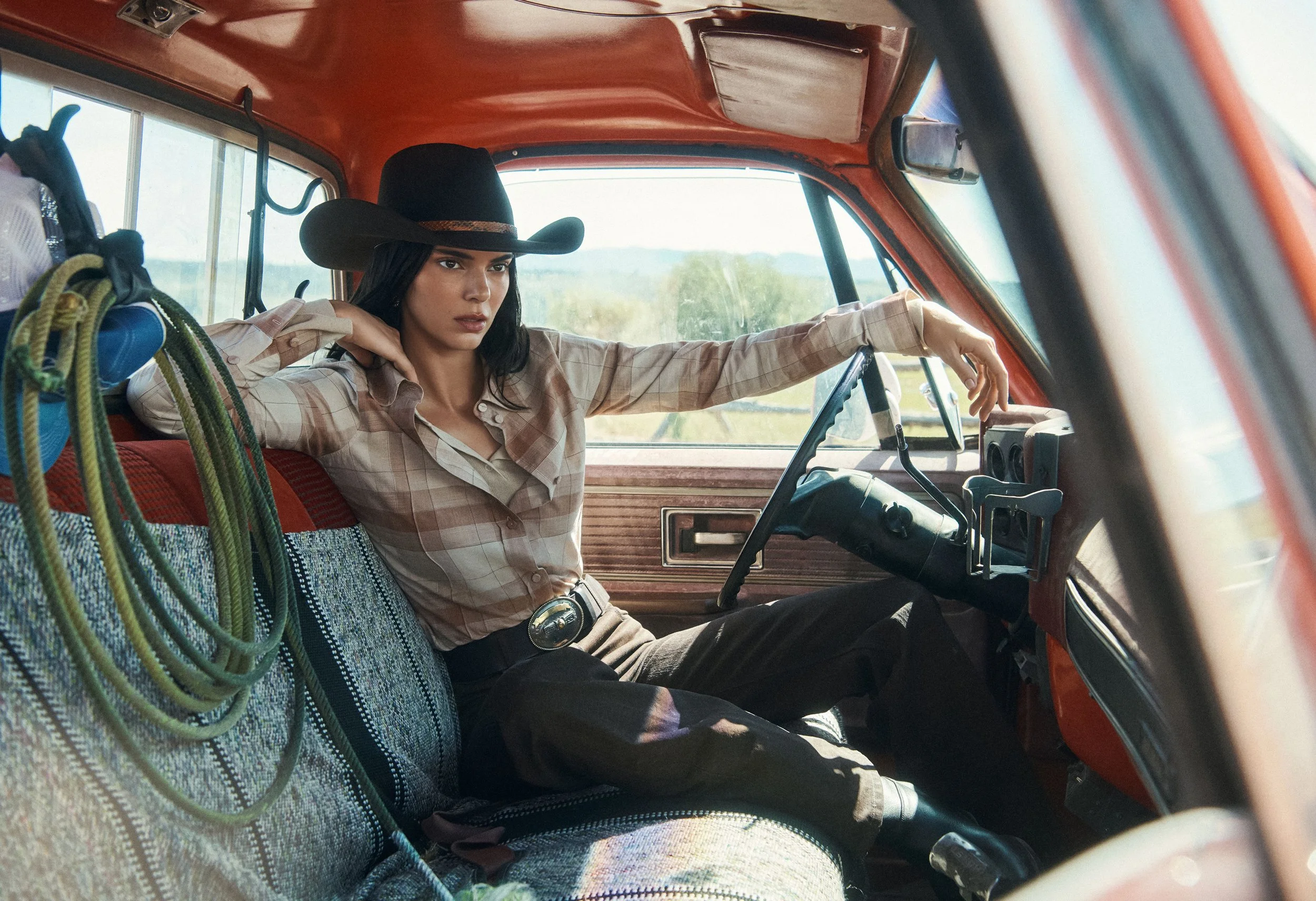 Kendall-Jenner-and-Gigi-Hadid-by-Lachlan-Bailey-Vogus-us-october-2025-10.jpg