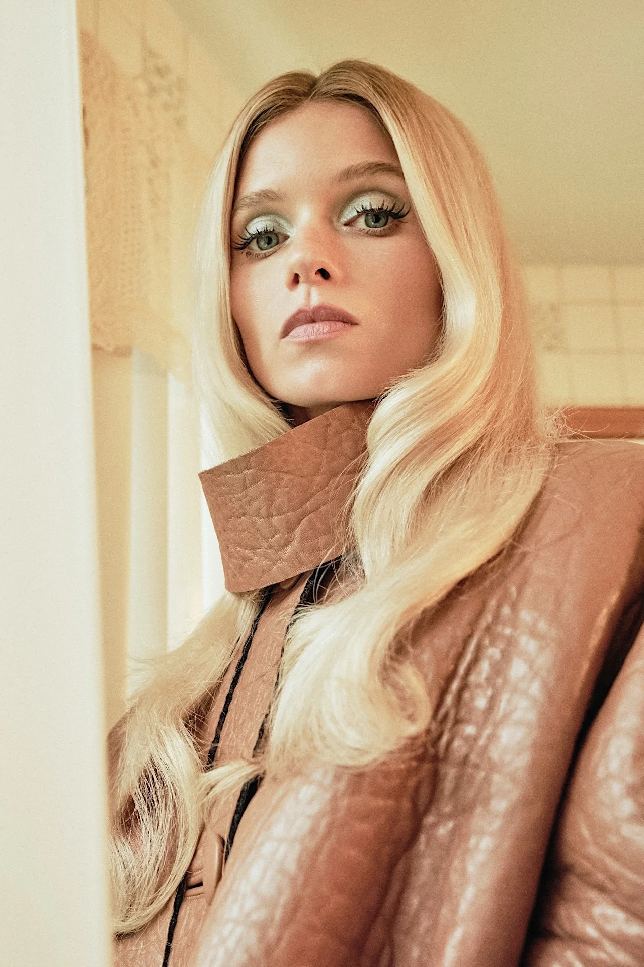 Abbey-Lee-by-Dan-Jackson-Vogue-Australia-September-2025-11.jpg