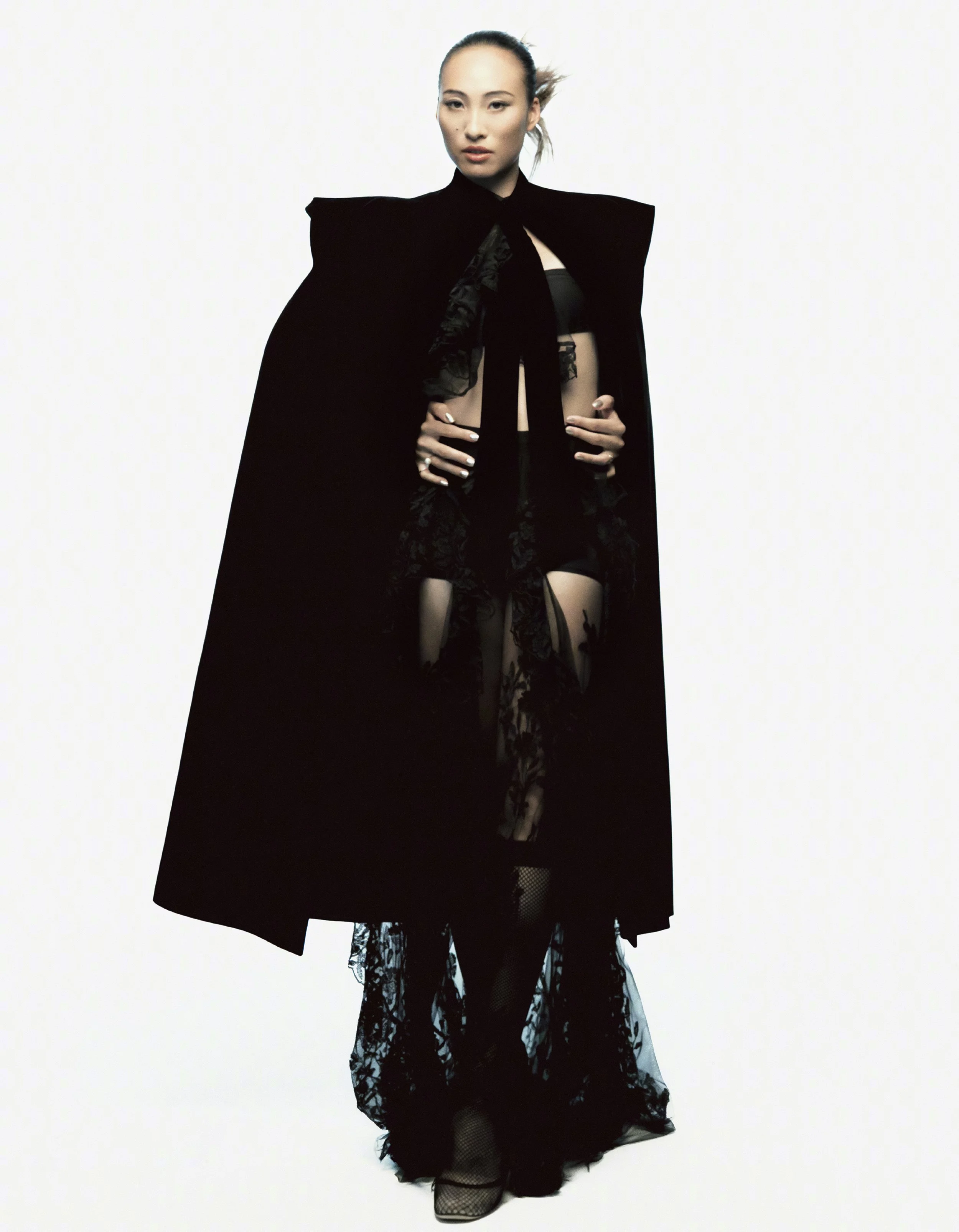 Zheng-Qinwen-by-Nick-Yang-ELLE-China-October-2025--25.jpg