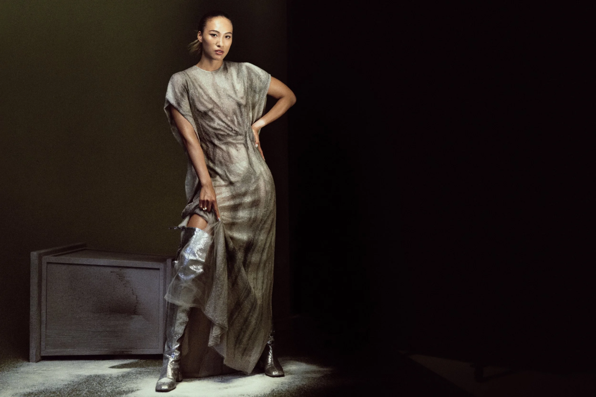 Zheng-Qinwen-by-Nick-Yang-ELLE-China-October-2025--23.jpg