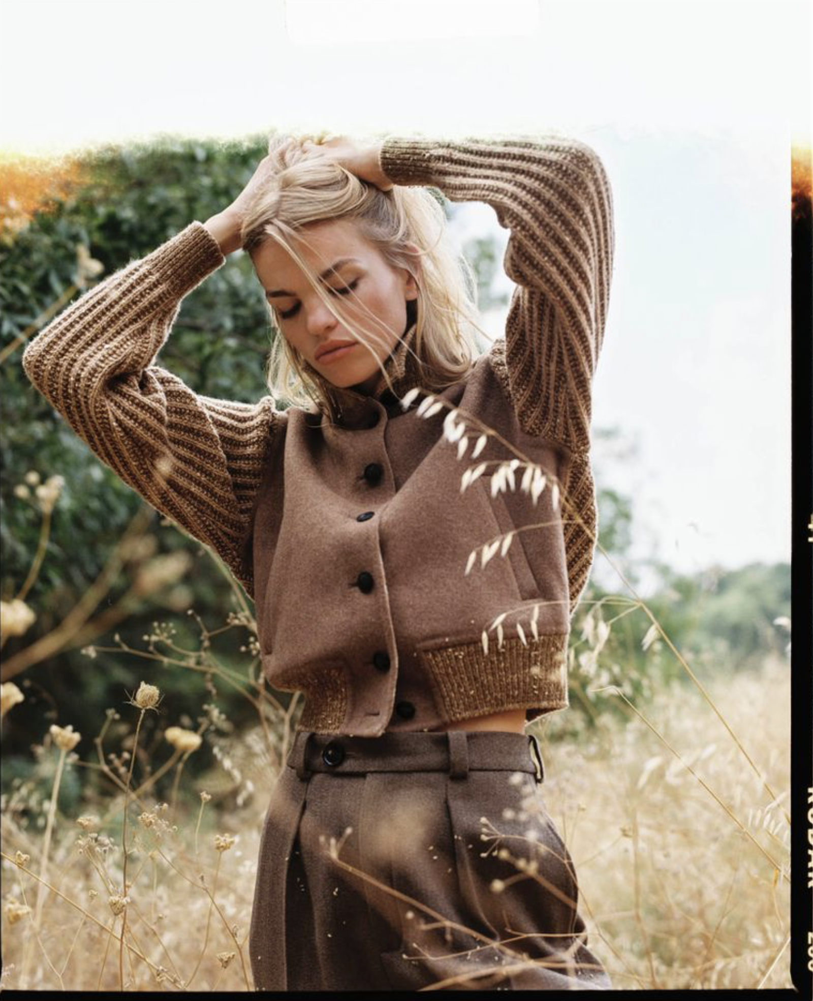 Daphne-Groeneveld-by-Juankr-ELLE-Spain-October-2025-8.png
