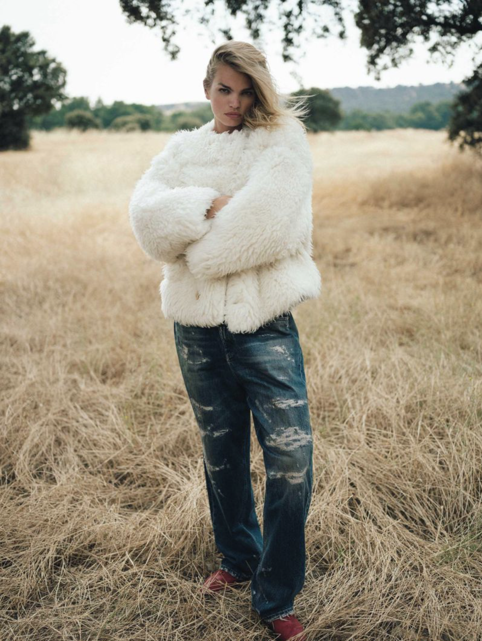 Daphne-Groeneveld-by-Juankr-ELLE-Spain-October-2025-12.png