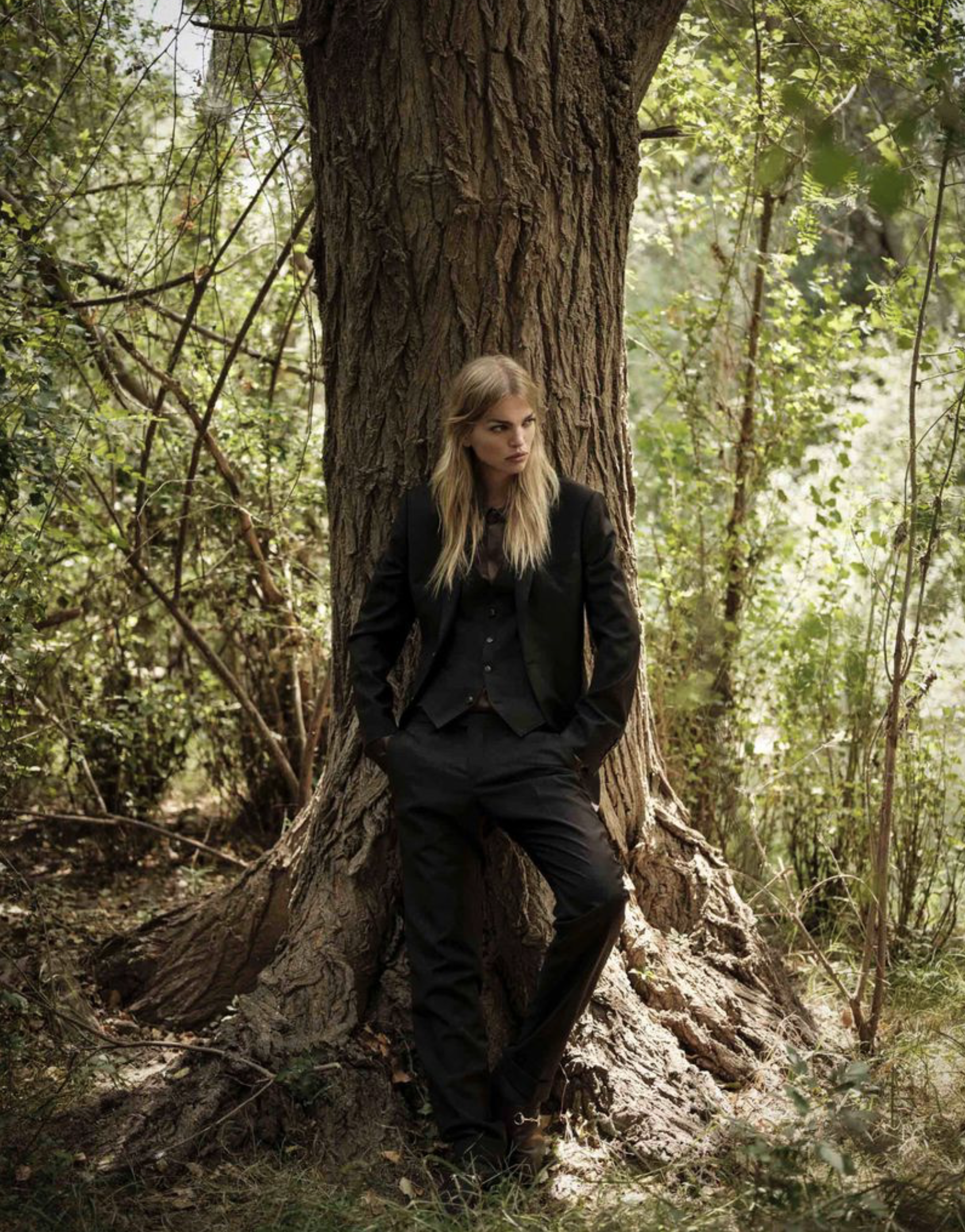 Daphne-Groeneveld-by-Juankr-ELLE-Spain-October-2025-13.png