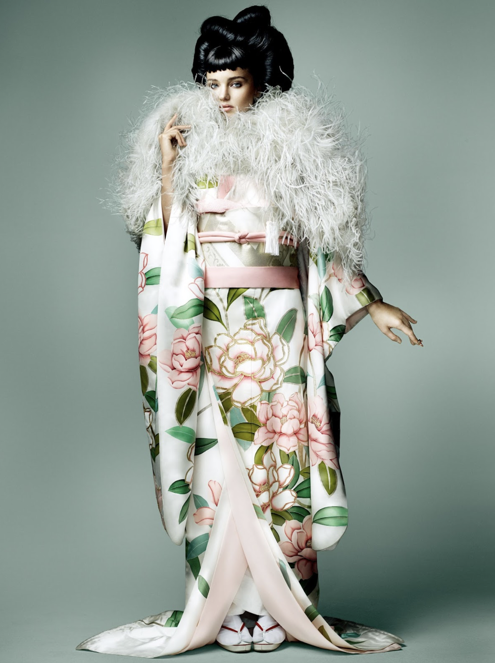 Miranda-Kerr-by-Mario-Testino-Vogue-Japan-November-2014-2.png