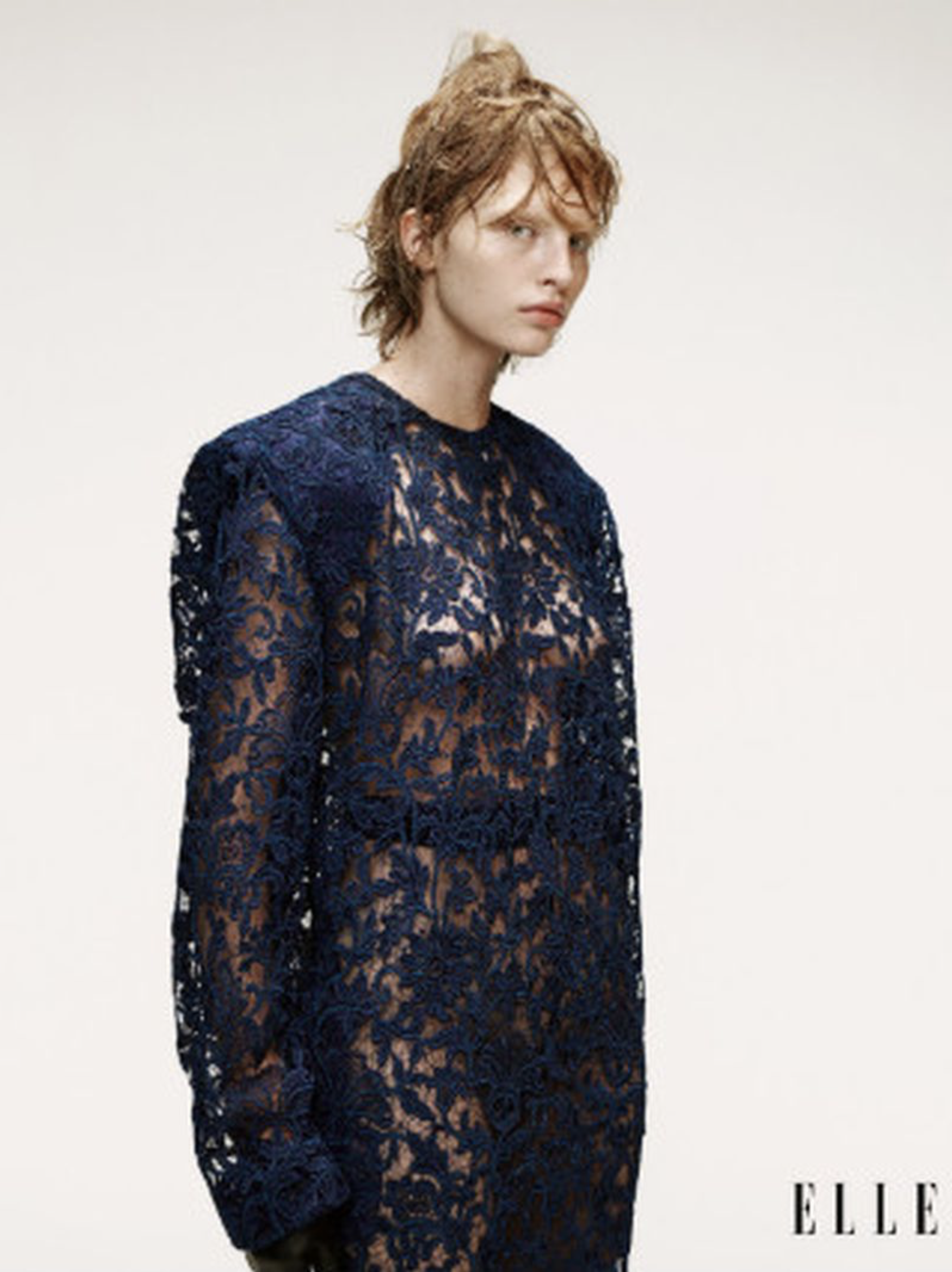 Karolina-Spakowski-by-Willy-Vanderperre-ELLE-US-September-2025-9.png