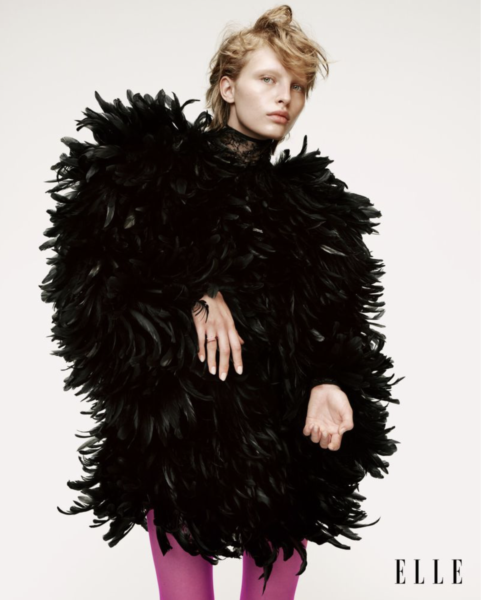 Karolina-Spakowski-by-Willy-Vanderperre-ELLE-US-September-2025-5.png