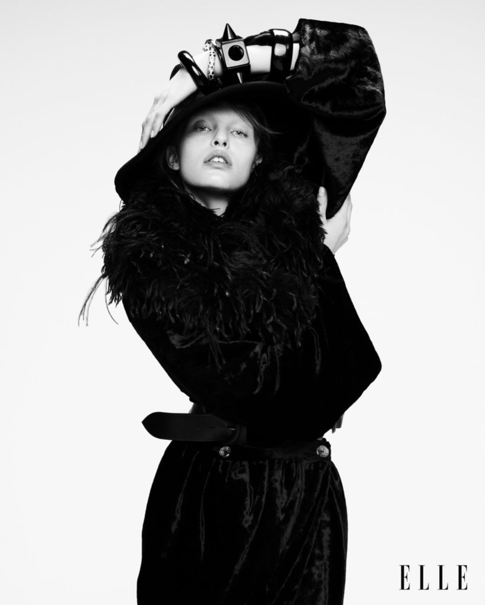 Karolina-Spakowski-by-Willy-Vanderperre-ELLE-US-September-2025-1.png